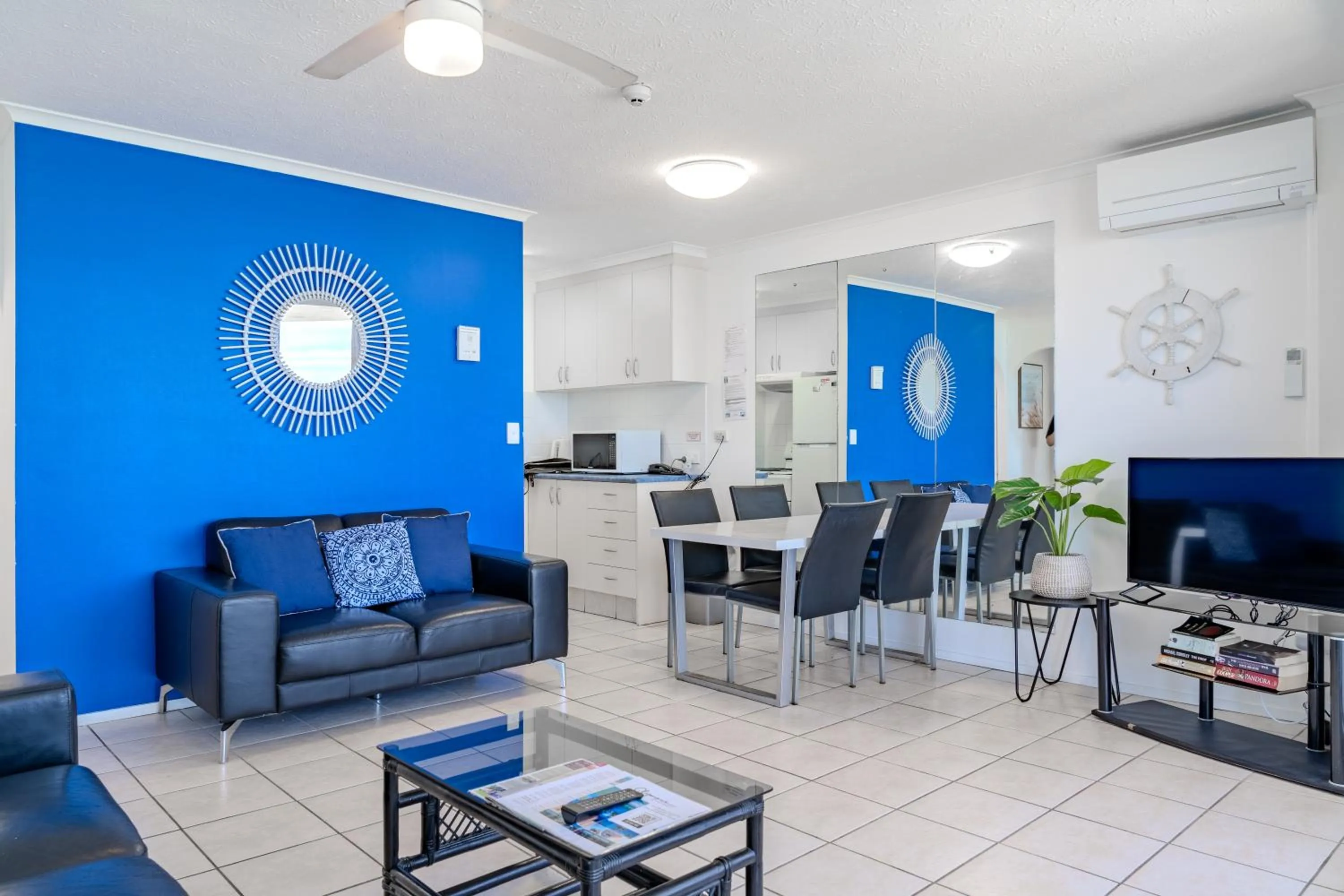 TV and multimedia in Olympus Beachfront Apartments