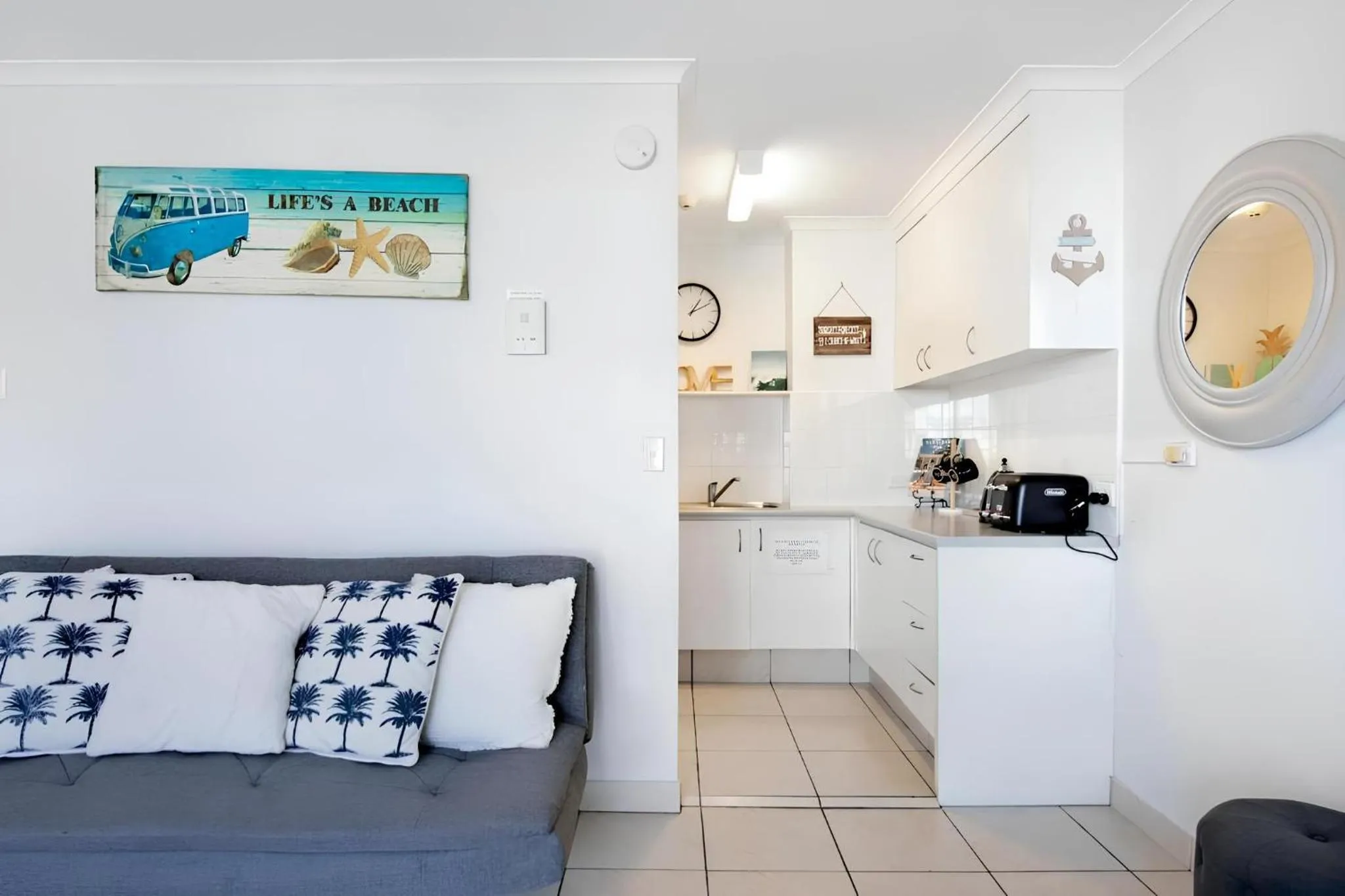 Seating area in Olympus Beachfront Apartments