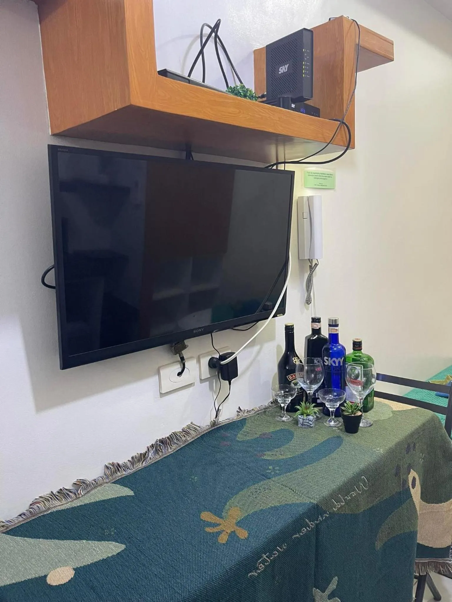 TV and multimedia in Green Residences Stays by PBYY