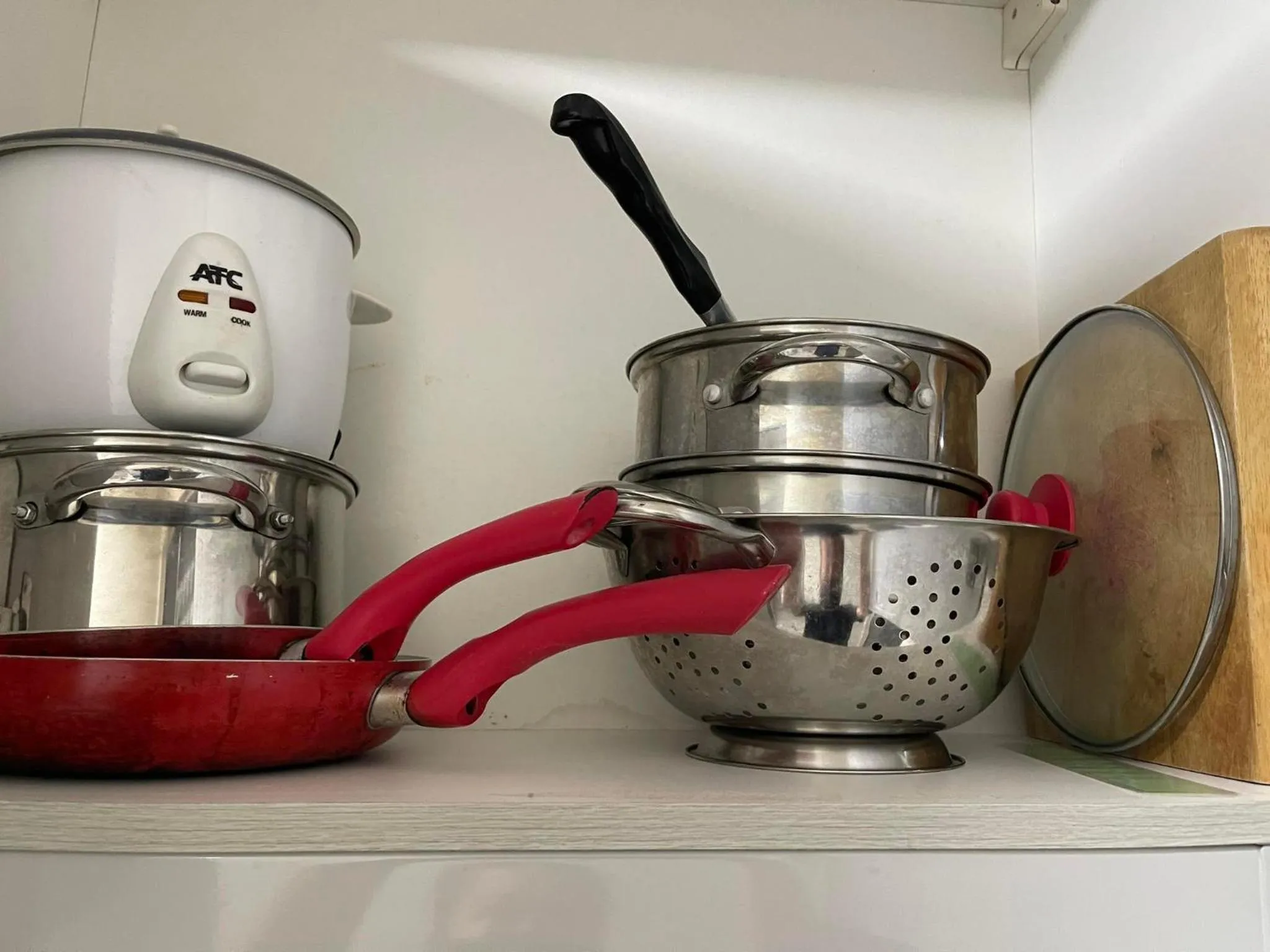 Kitchen or kitchenette in Green Residences Stays by PBYY