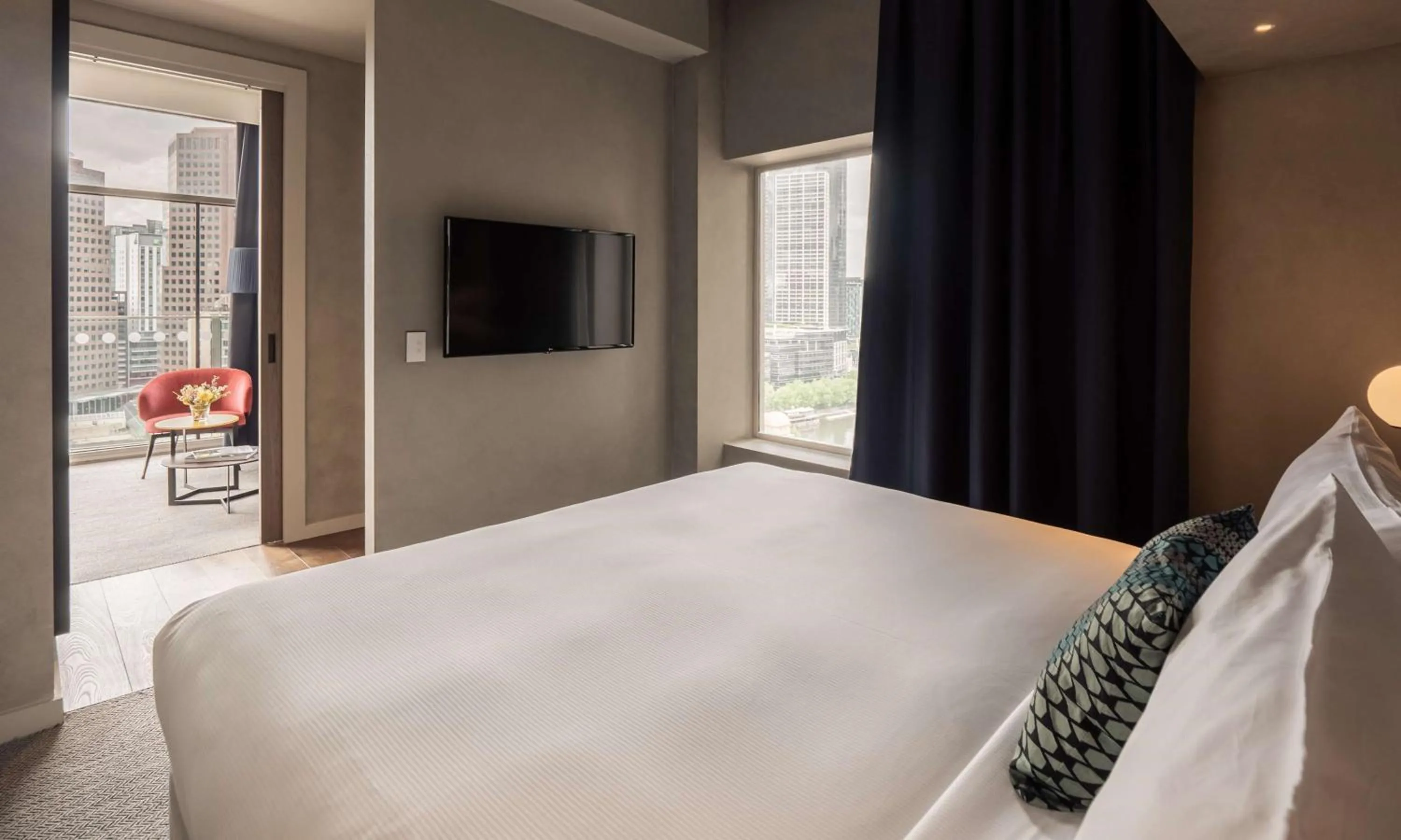 Bed in DoubleTree by Hilton Melbourne