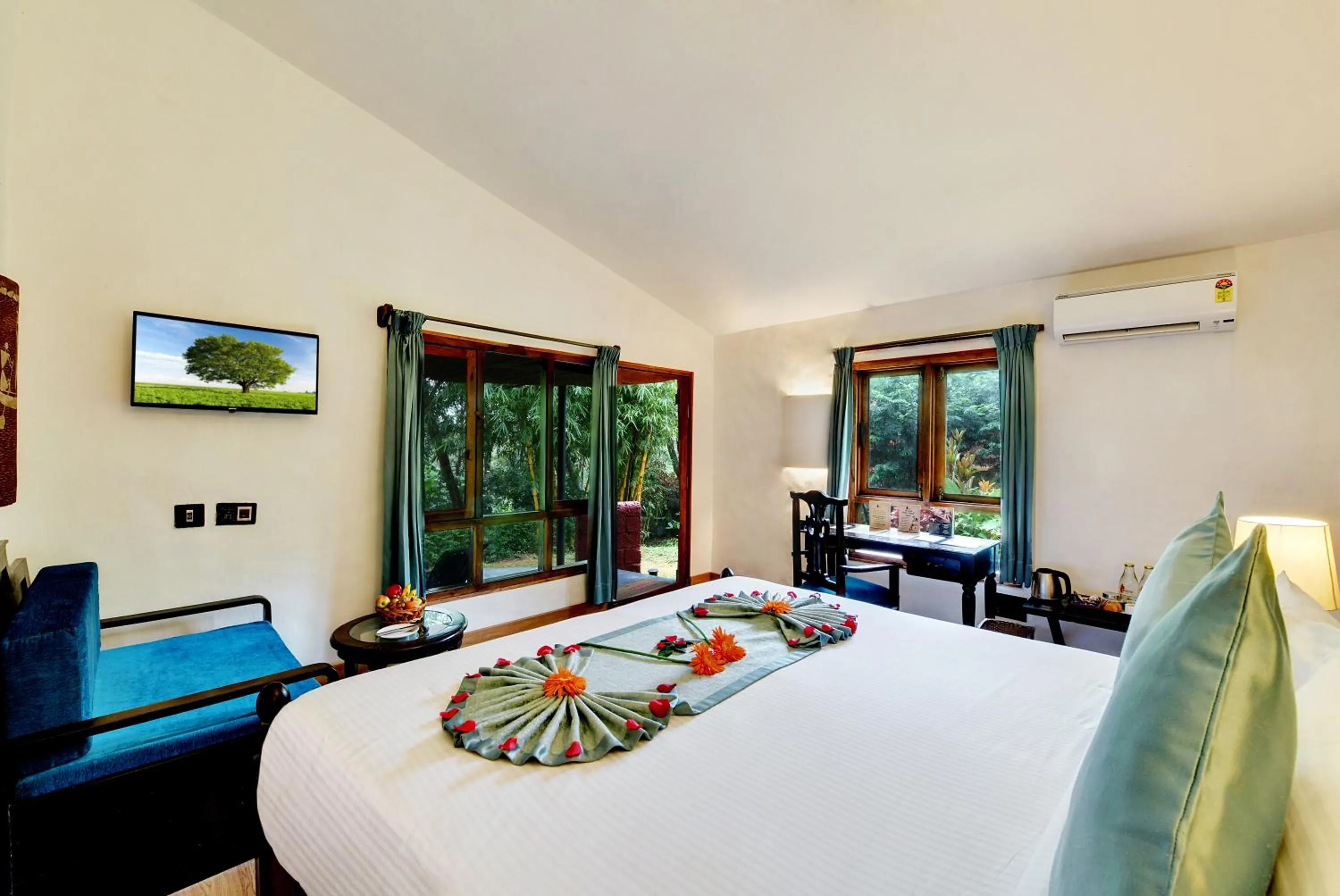 Photo of the whole room, Bed in Heritage Resort Coorg