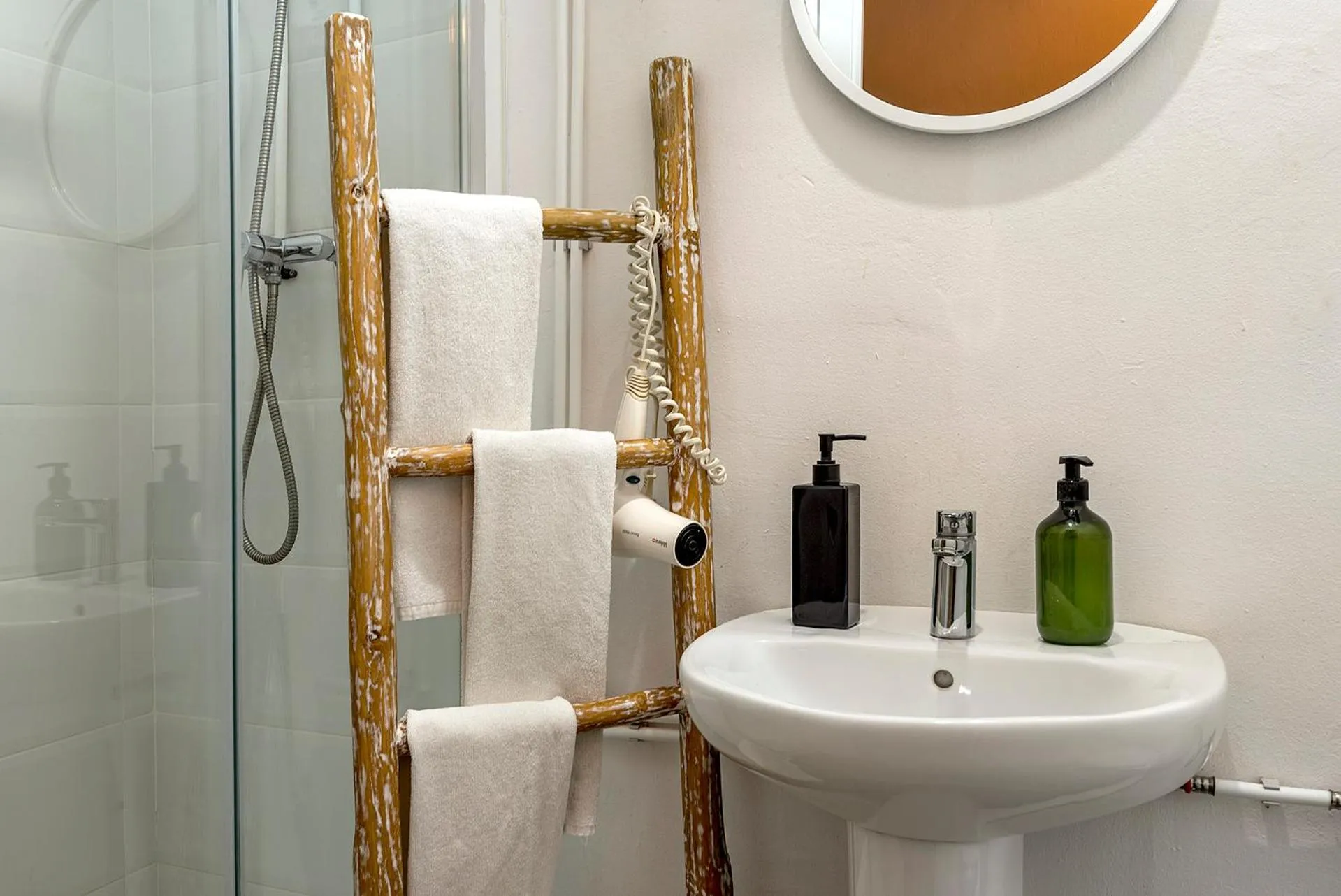 Bathroom in La Guarida Suites