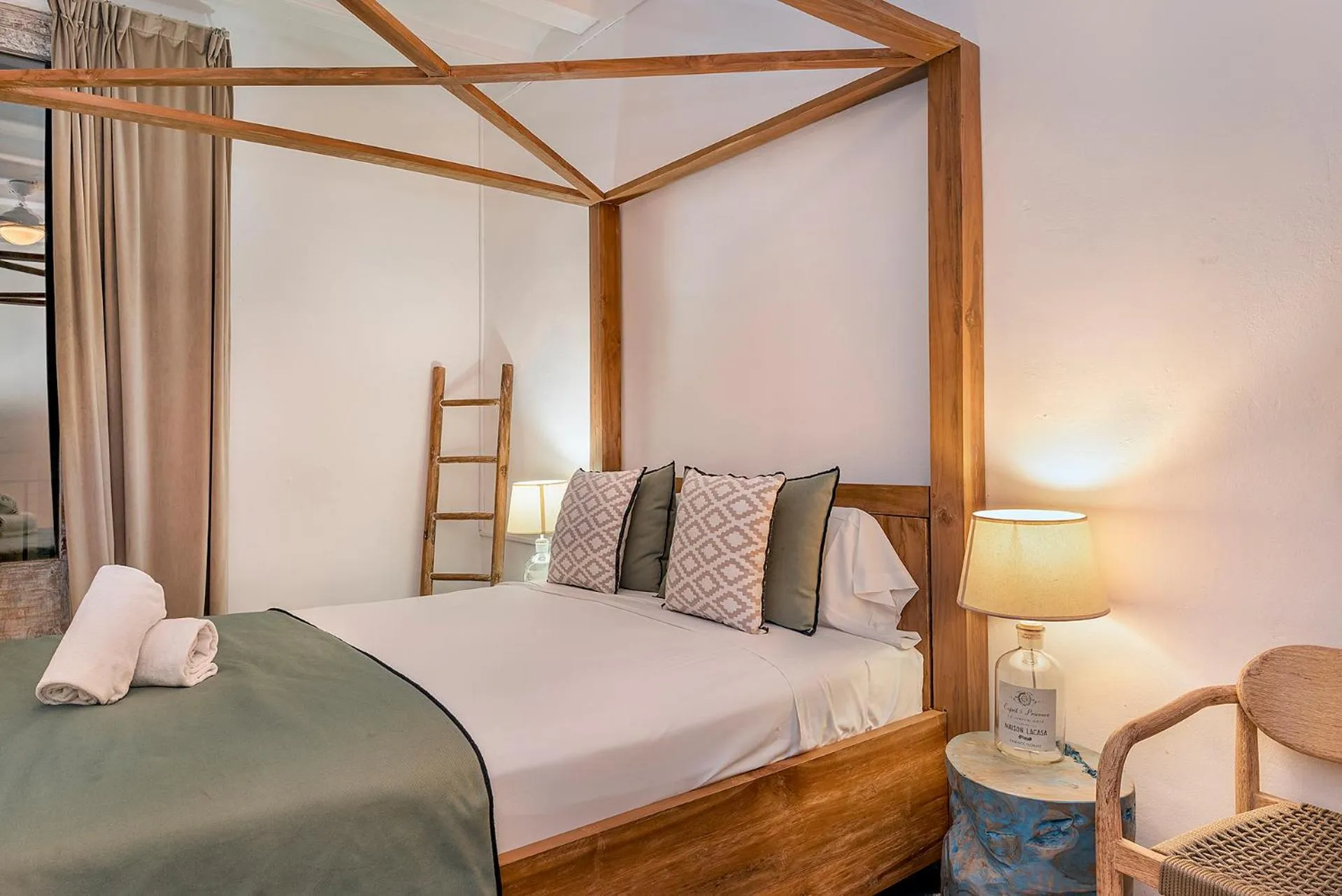 Bedroom, Bed in La Guarida Suites