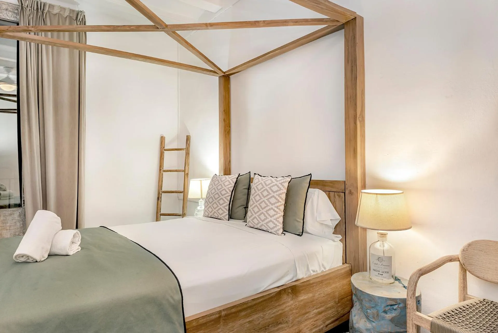 Bed in La Guarida Suites