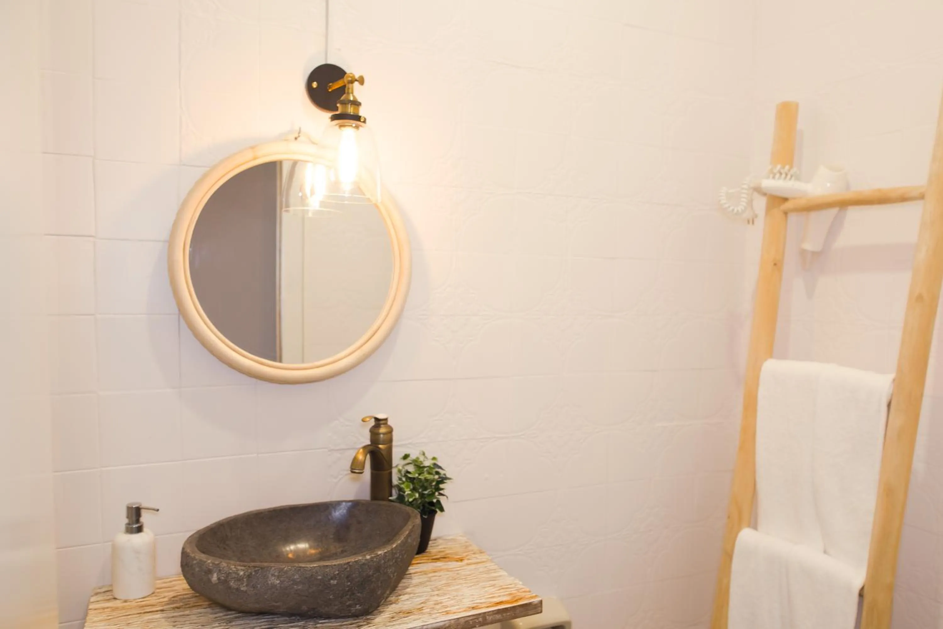 Bathroom in La Guarida Suites