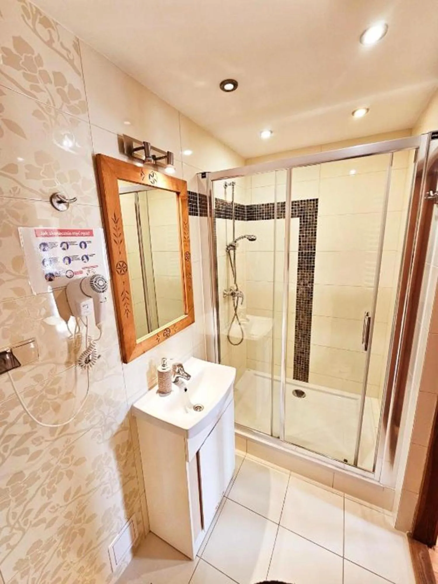 Shower in Willa Regina I Resort & SPA