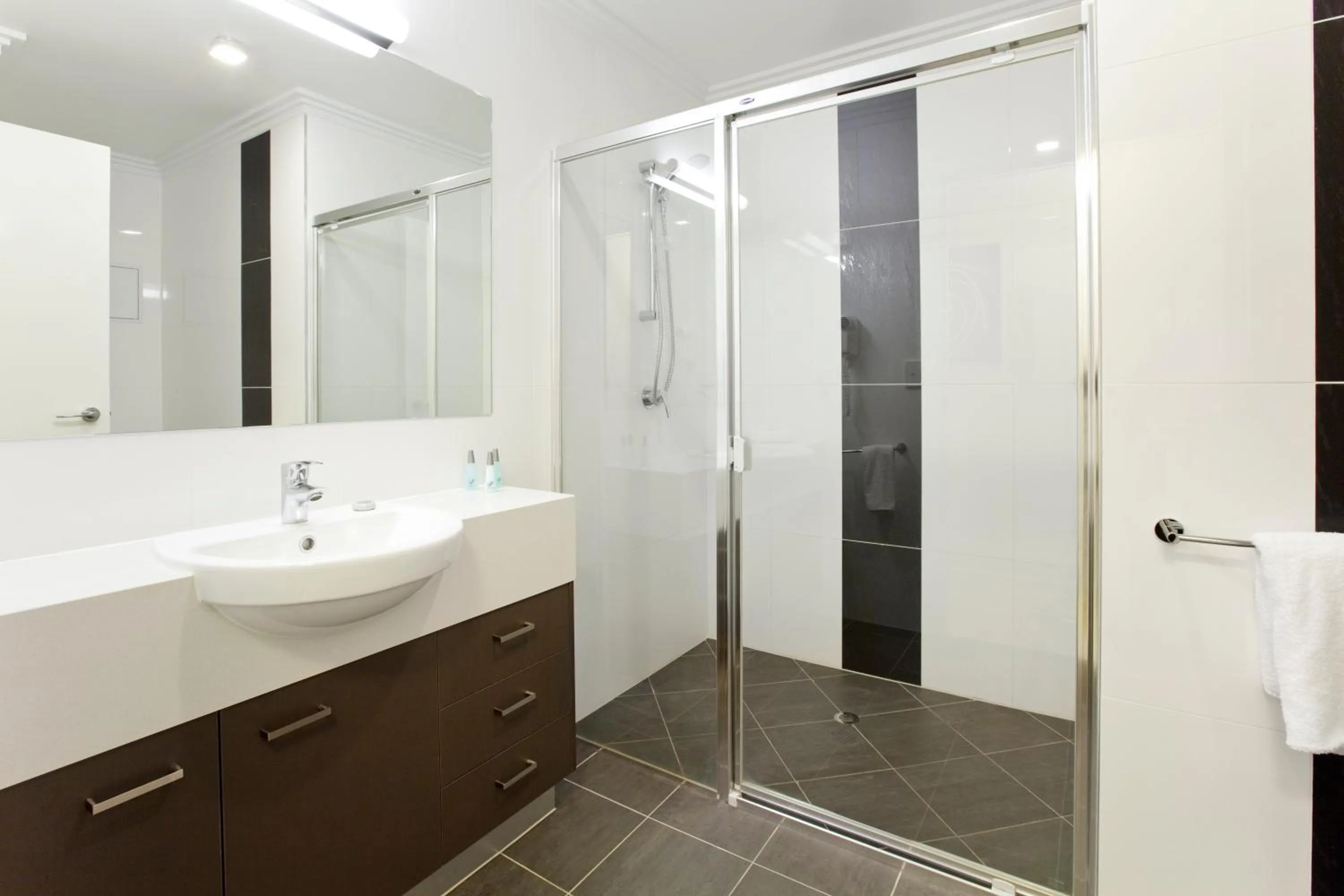 Shower in Hotel Chino