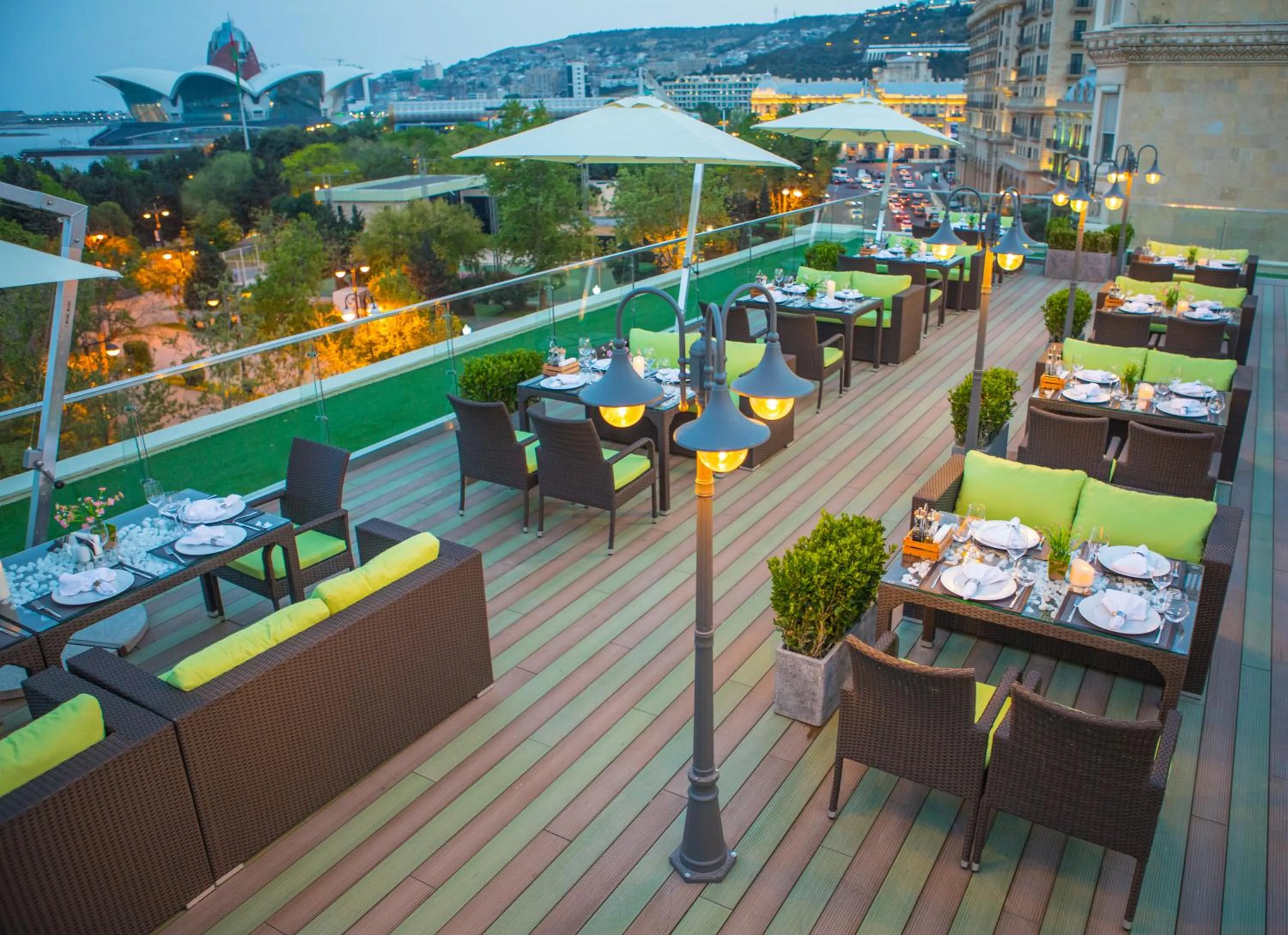 Restaurant/places to eat in Promenade Hotel Baku