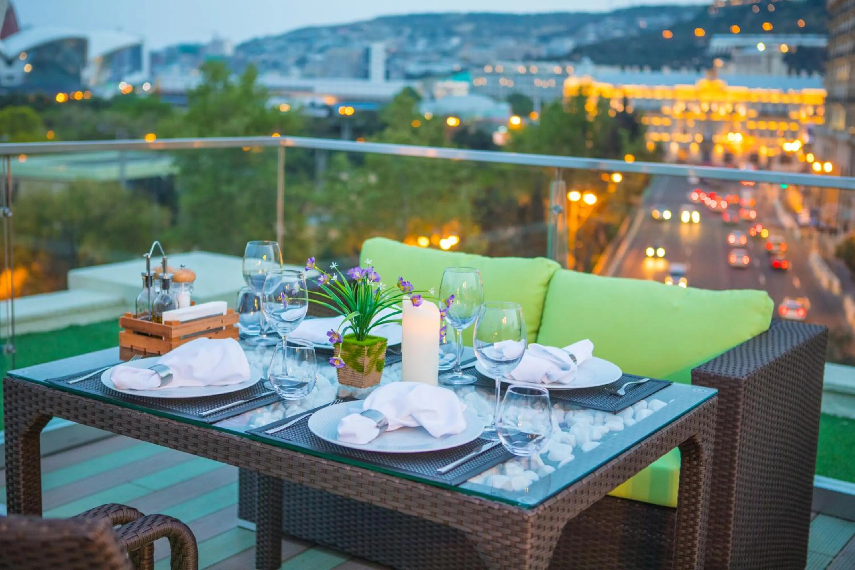 Restaurant/places to eat in Promenade Hotel Baku