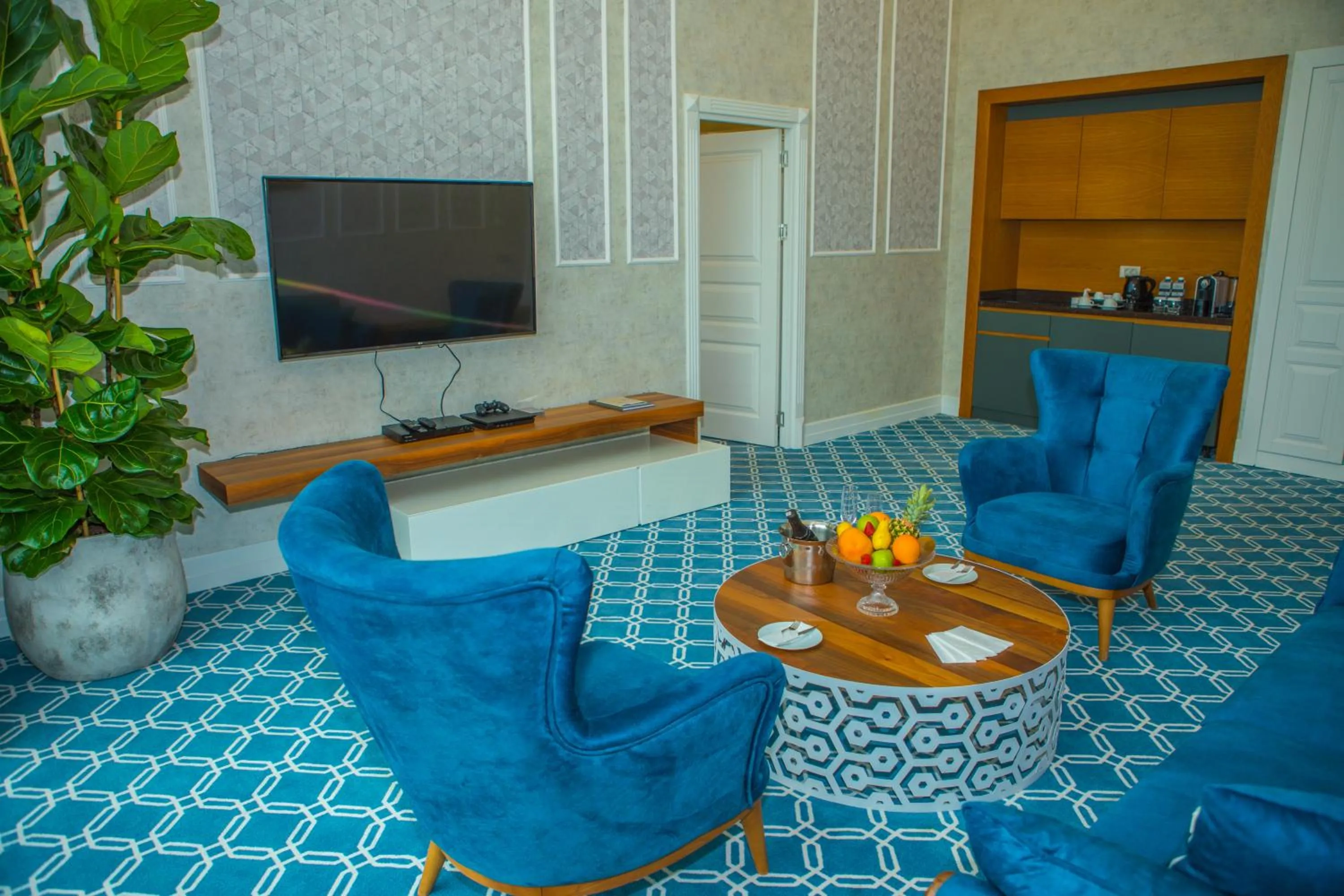 Kitchen or kitchenette in Promenade Hotel Baku