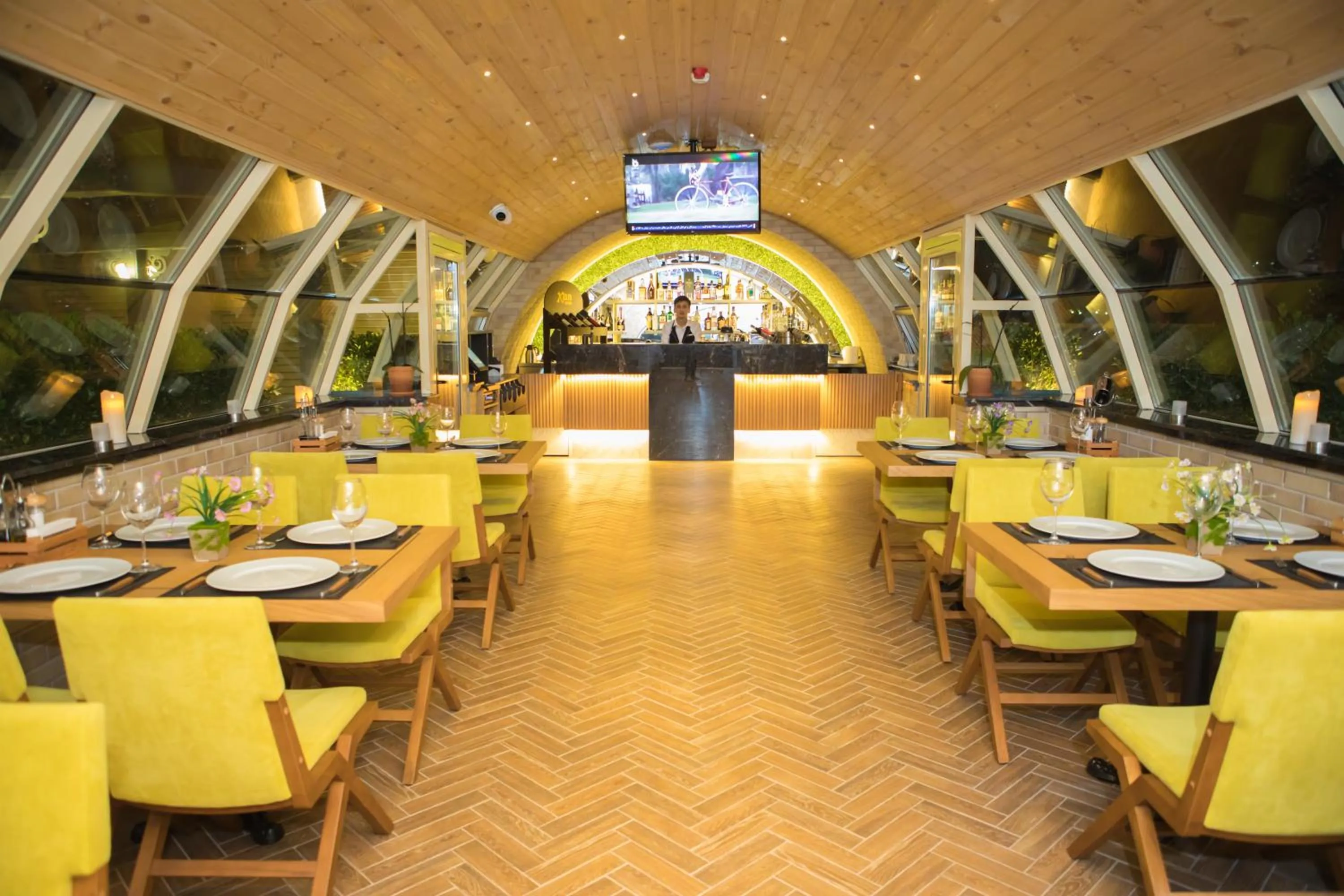 Restaurant/places to eat in Promenade Hotel Baku