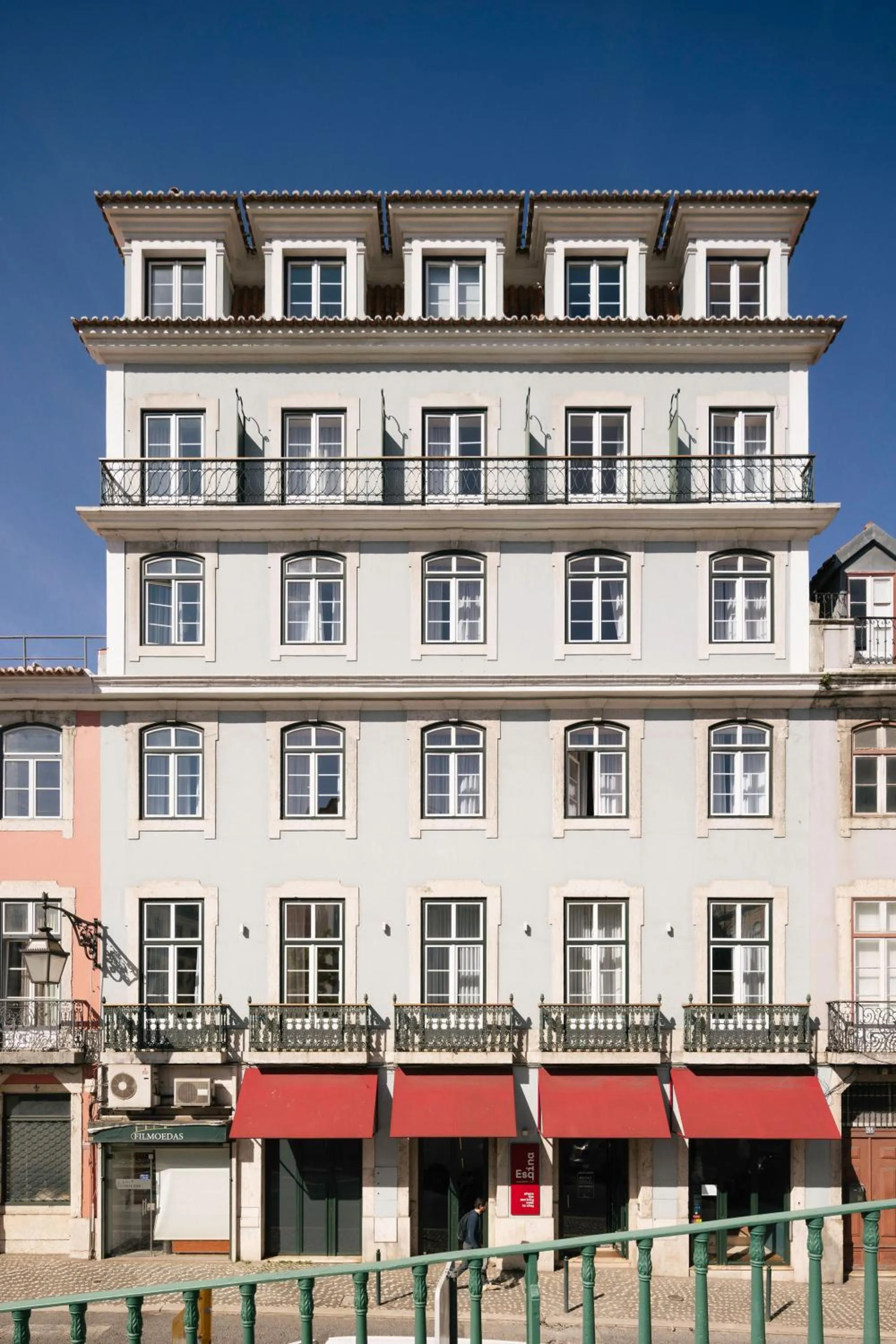 Esqina Cosmopolitan Lodge