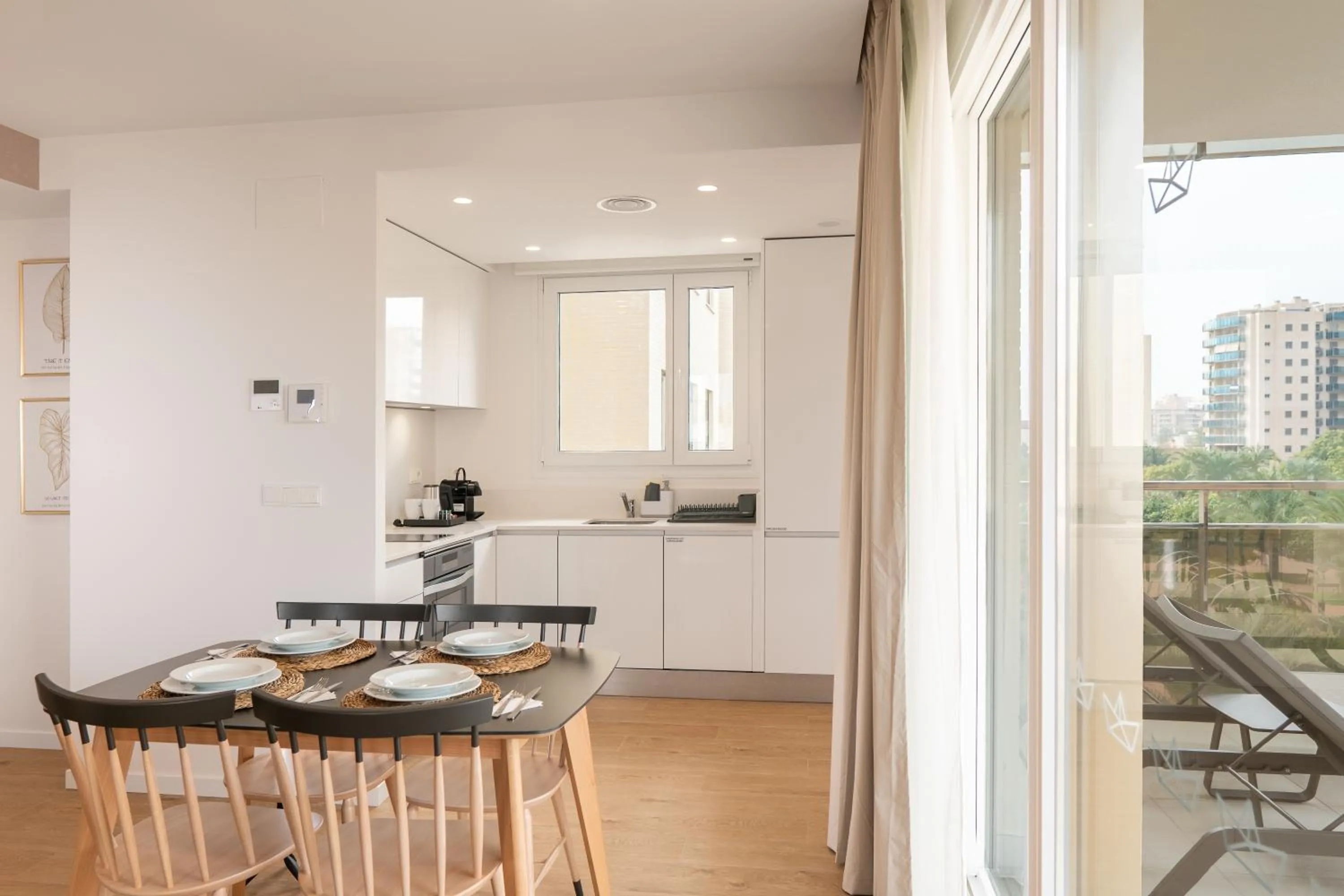 Kitchen or kitchenette in Ahoy Apartments