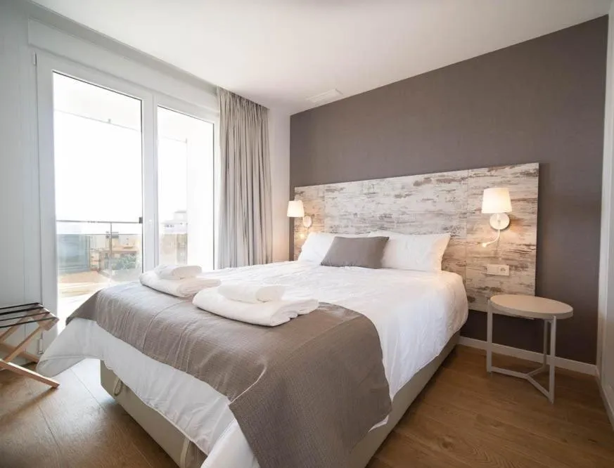 Bedroom, Bed in Ahoy Apartments