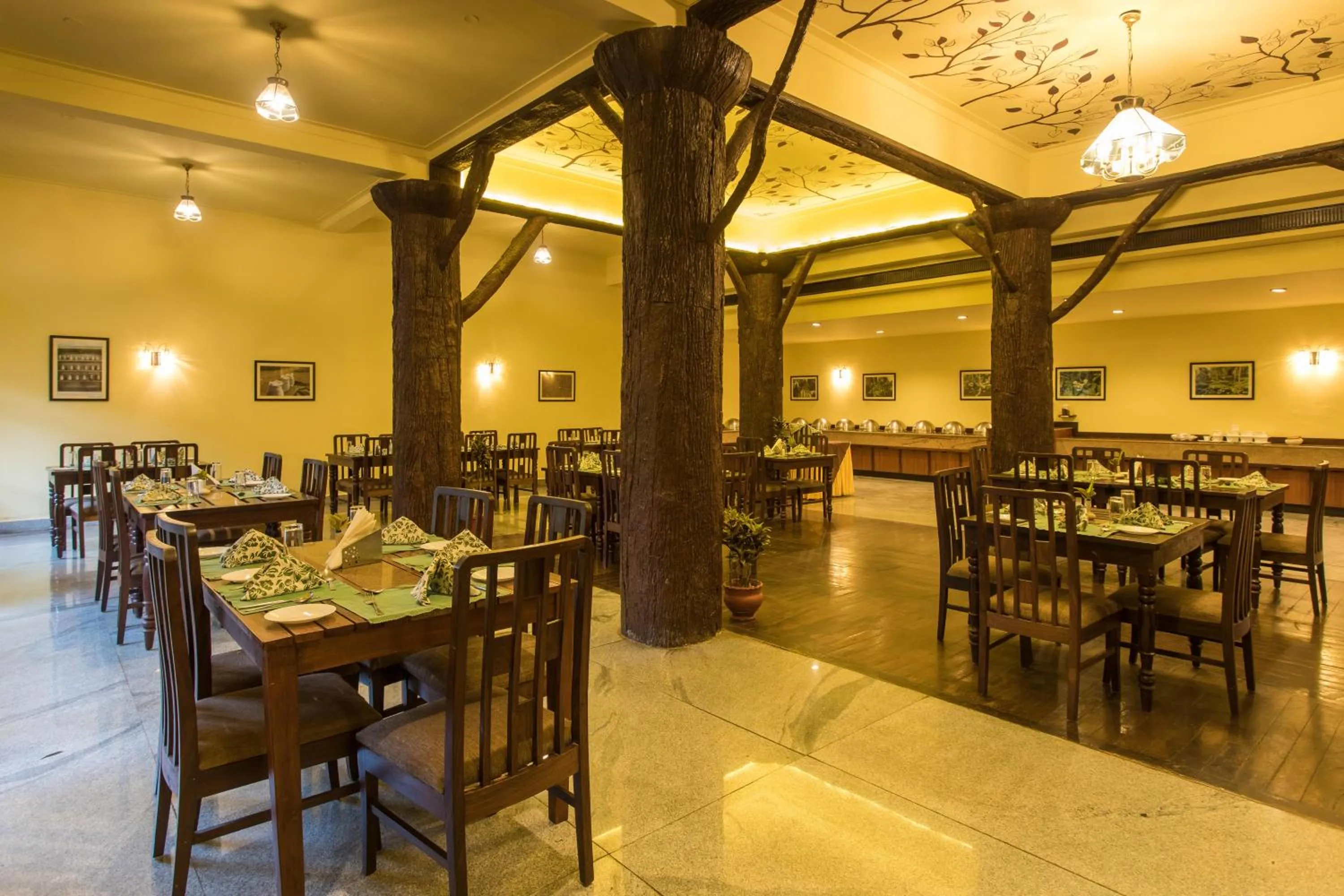 Restaurant/places to eat in Hotel Coorg International