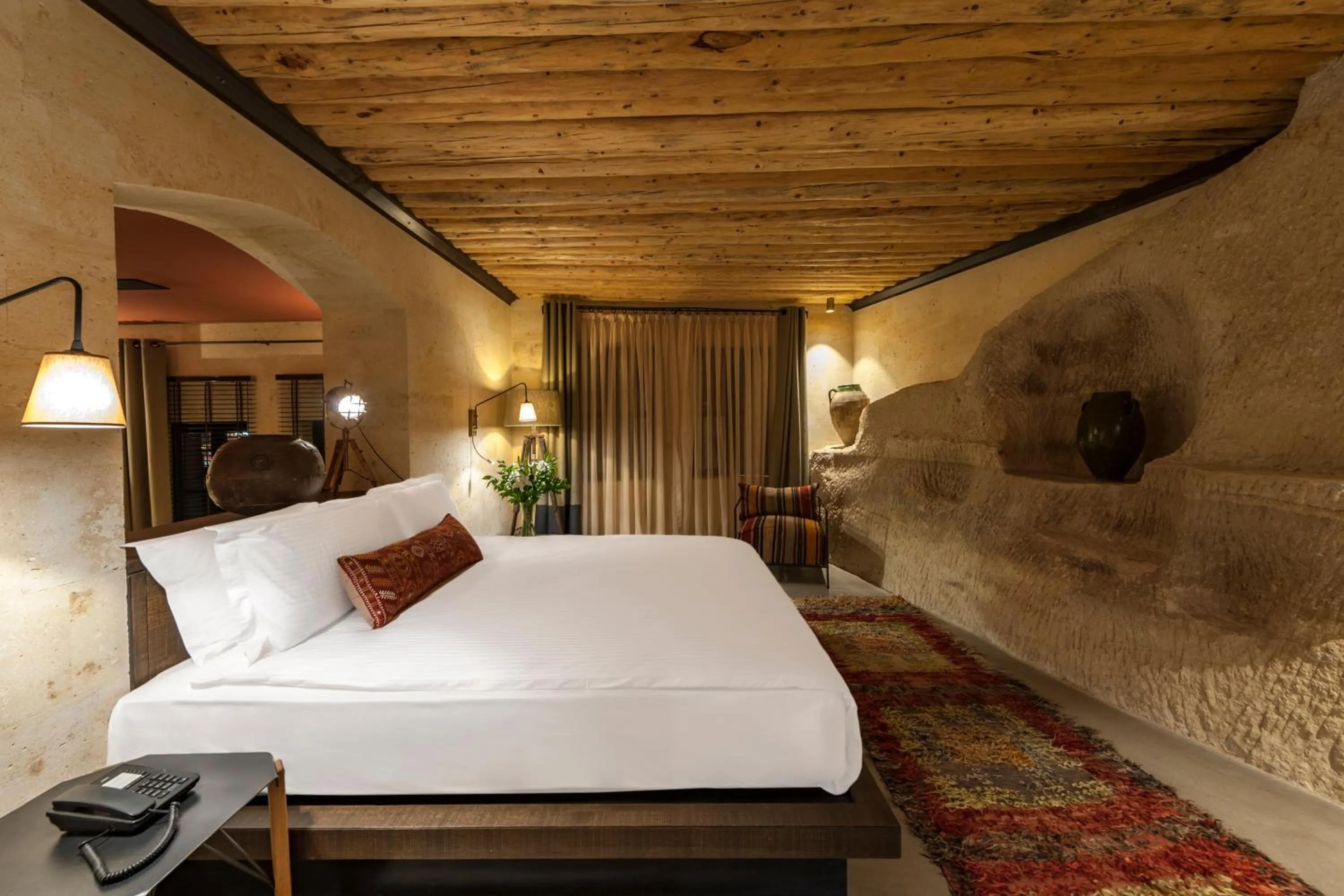 Photo of the whole room, Bed in Carus Cappadocia