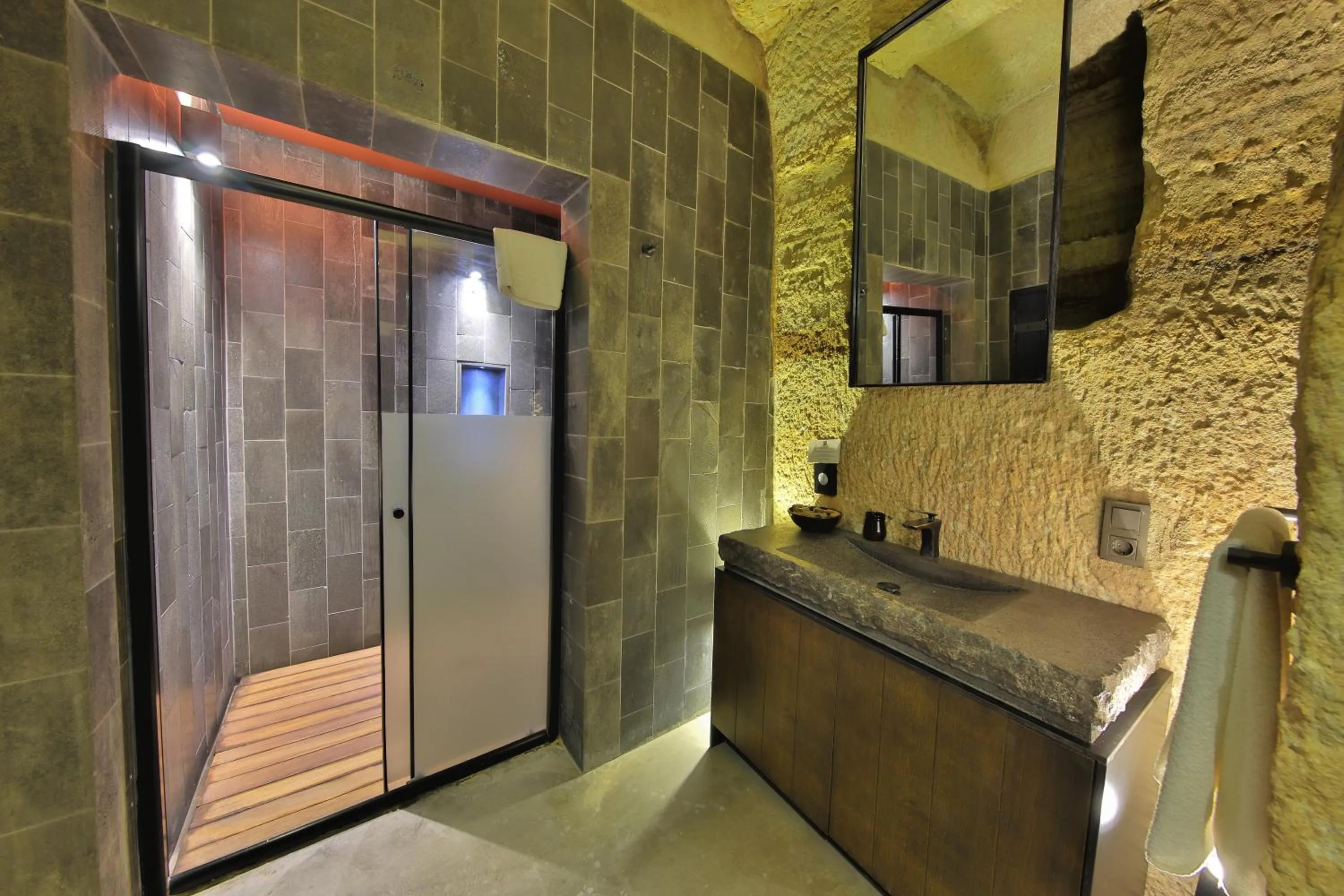 Shower in Carus Cappadocia