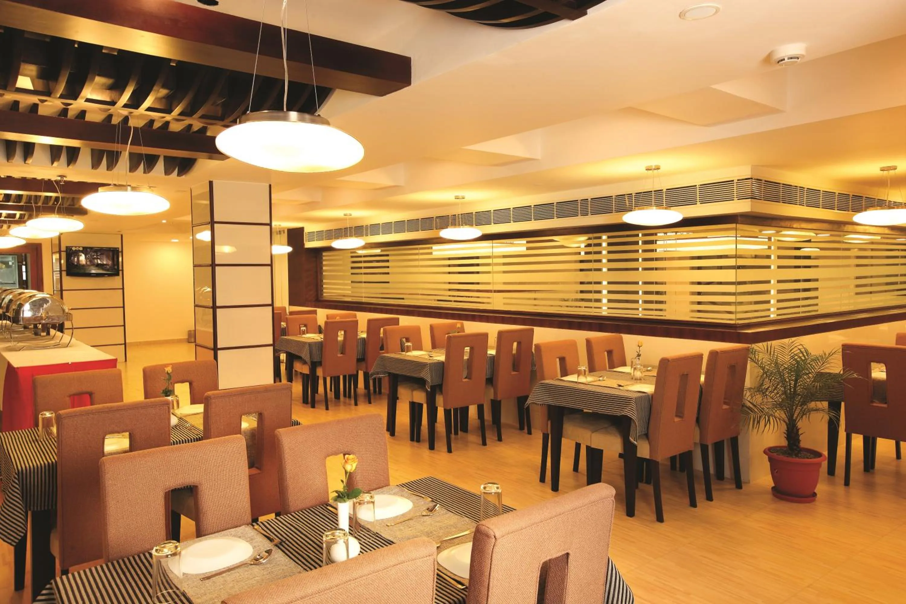 Restaurant/places to eat in Holiday Vista Thekkady a premium hotel near periyar wild life sanctuary with sky view pool