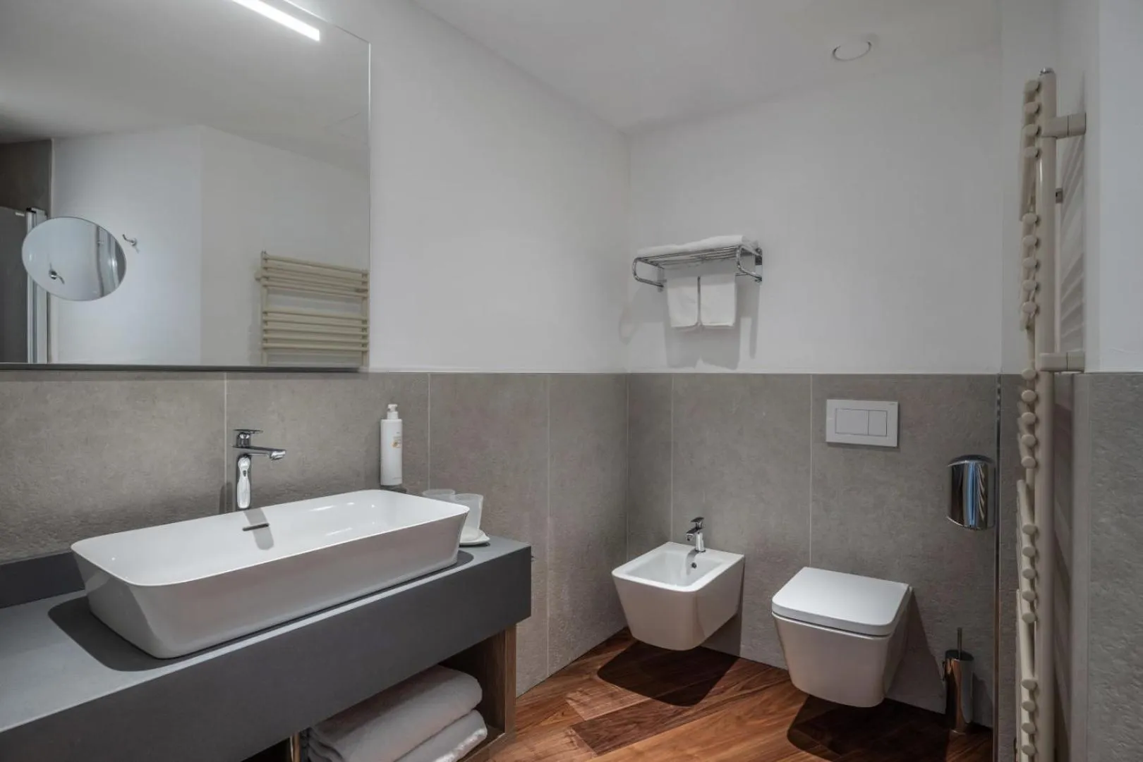 Bathroom in Garda Suite Hotel - Tonelli Hotels