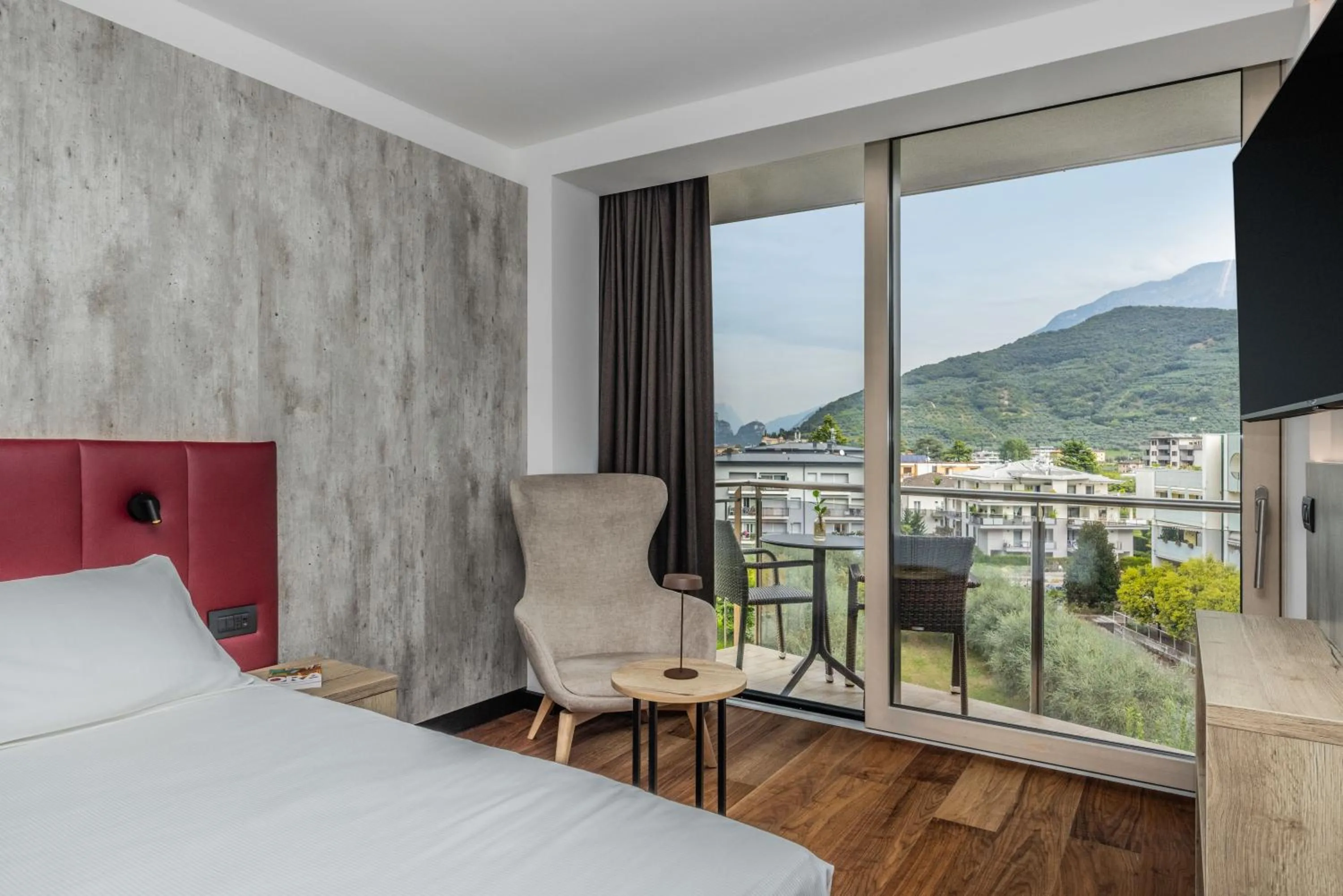 Bedroom, Bed in Garda Suite Hotel - Tonelli Hotels