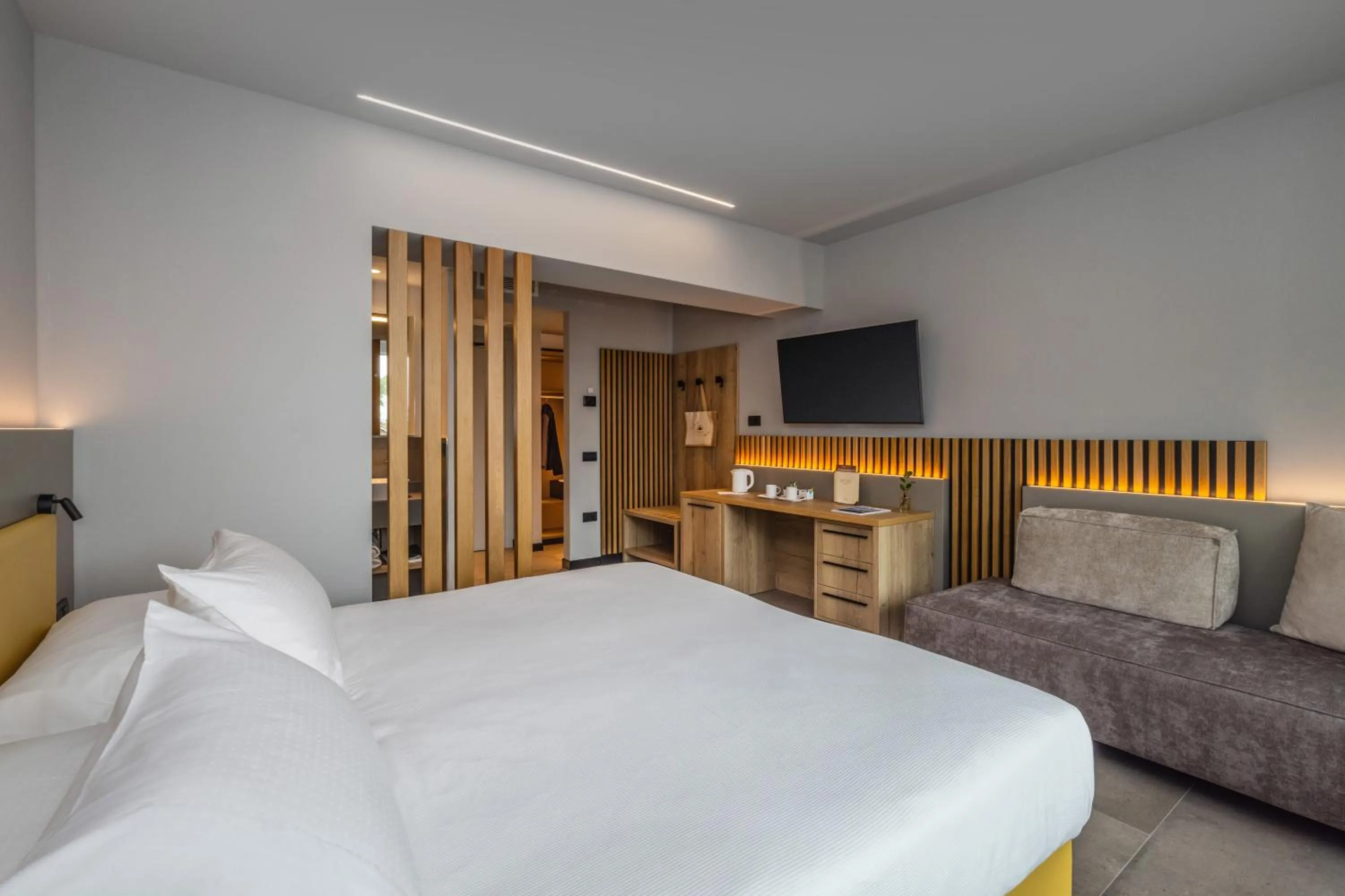 Bedroom, Bed in Garda Suite Hotel - Tonelli Hotels