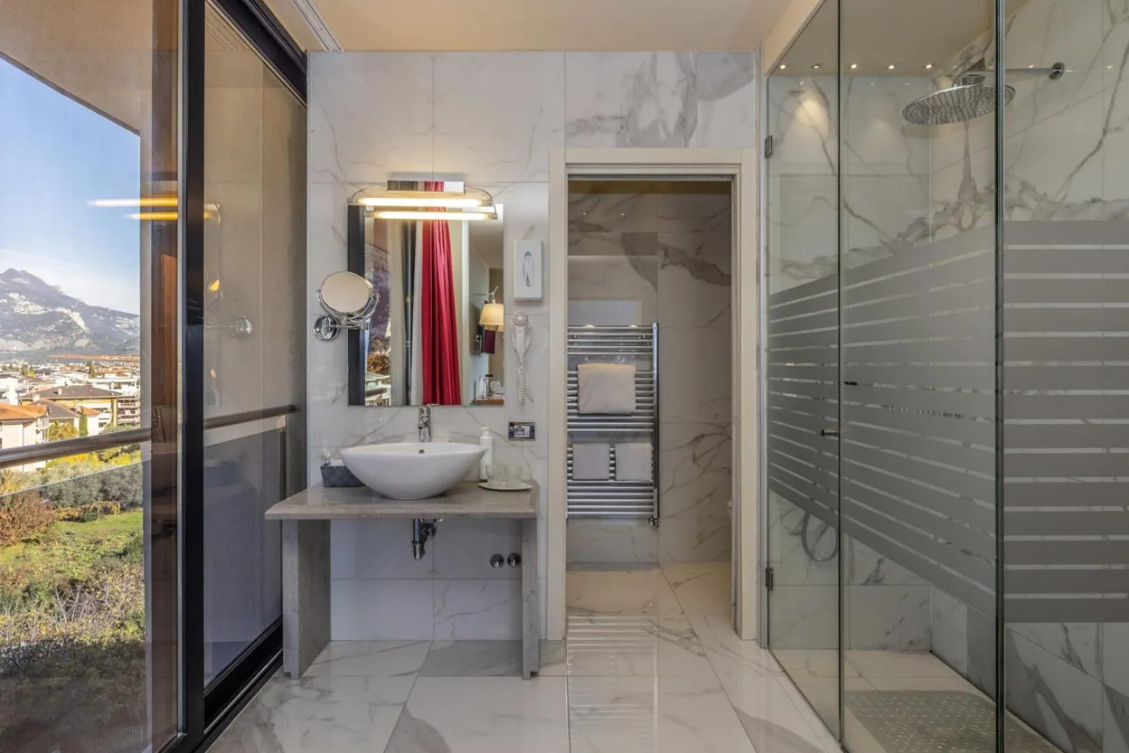 Bathroom in Garda Suite Hotel - Tonelli Hotels