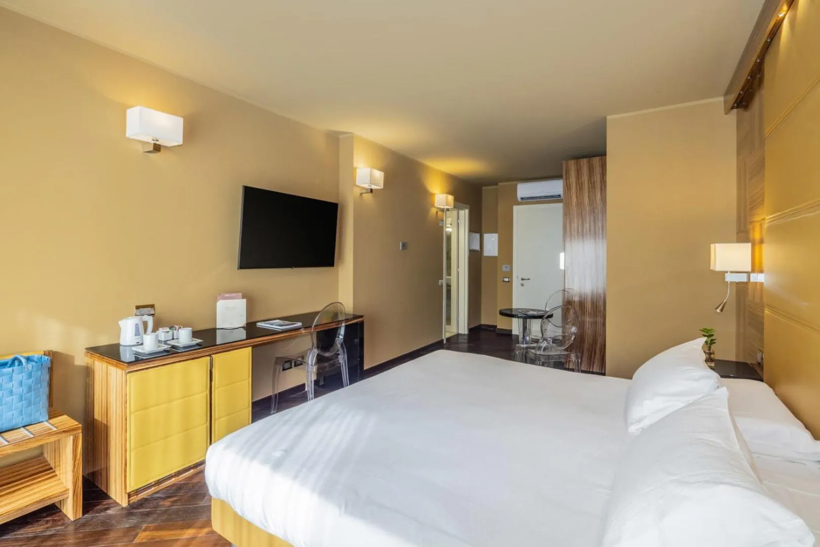 Bedroom, Bed in Garda Suite Hotel - Tonelli Hotels