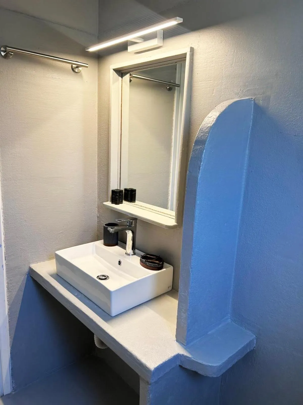 Bathroom in Agnadi Syros Beachfront Studios & Rooms