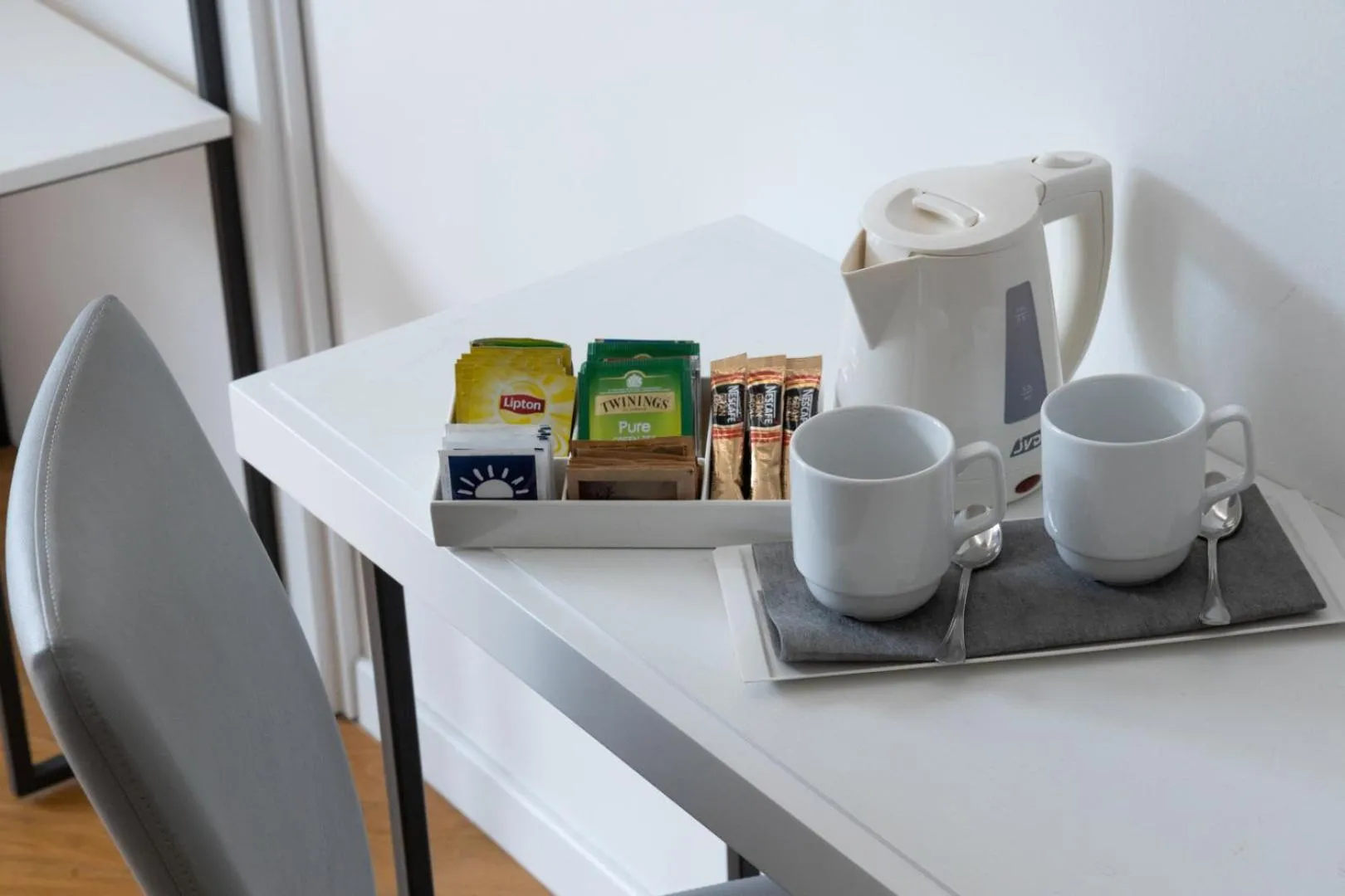 Coffee/tea facilities in Hotel Continental - Tonelli Hotels