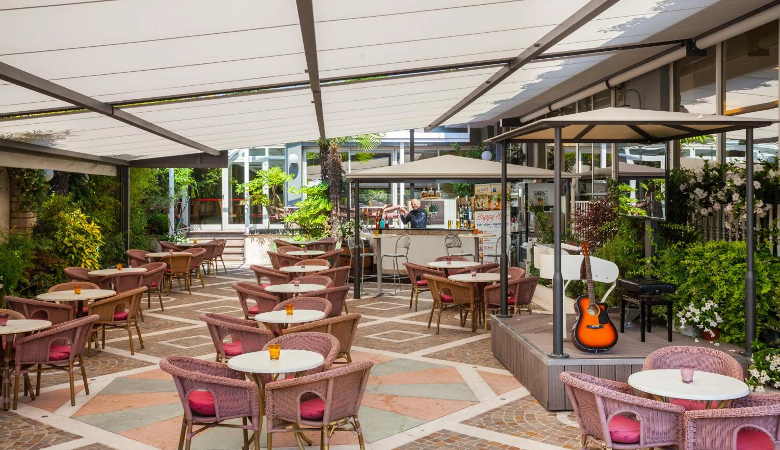 Garden in Hotel Continental - Tonelli Hotels