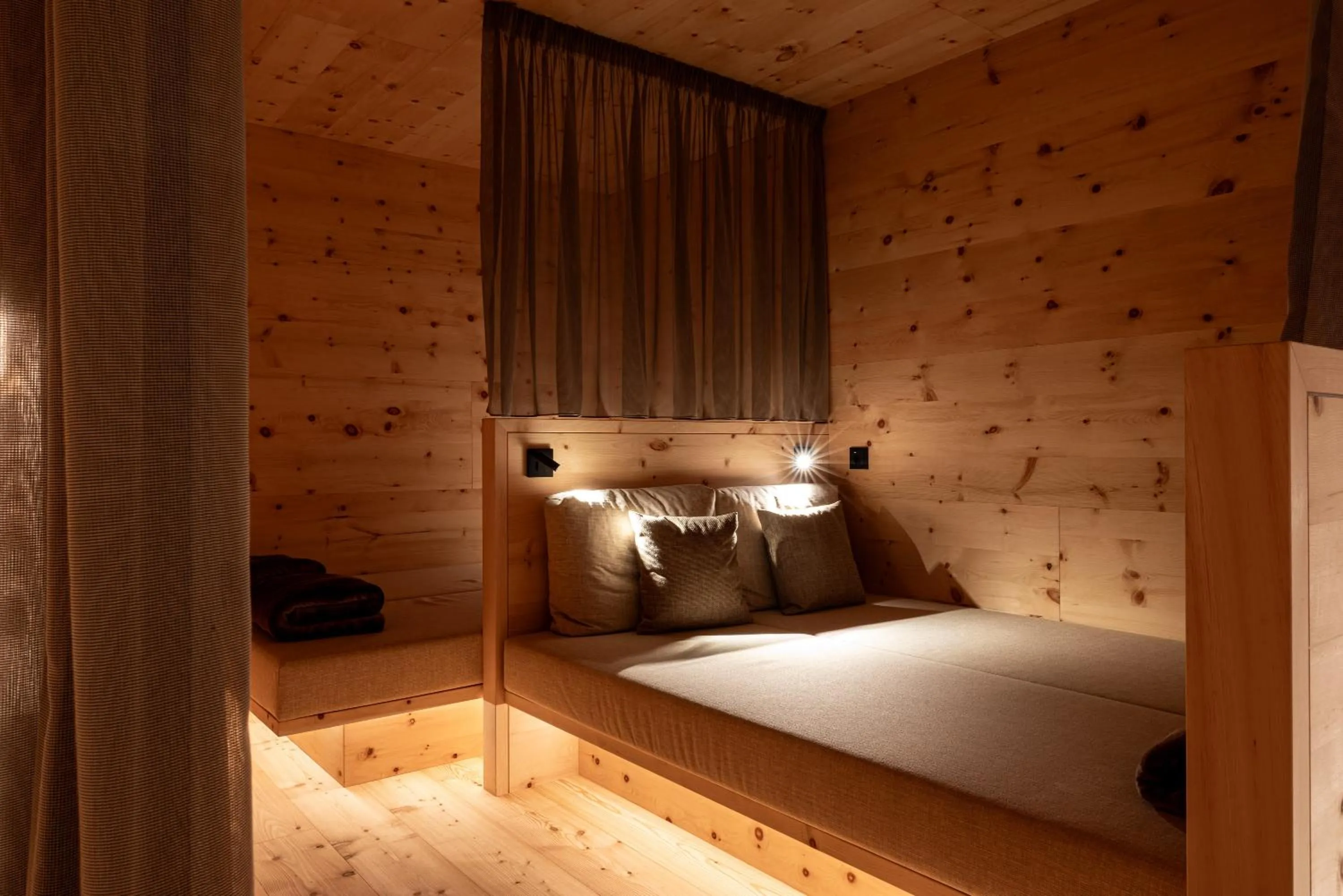 Spa and wellness centre/facilities, Bed in Hotel Der Heinrichshof