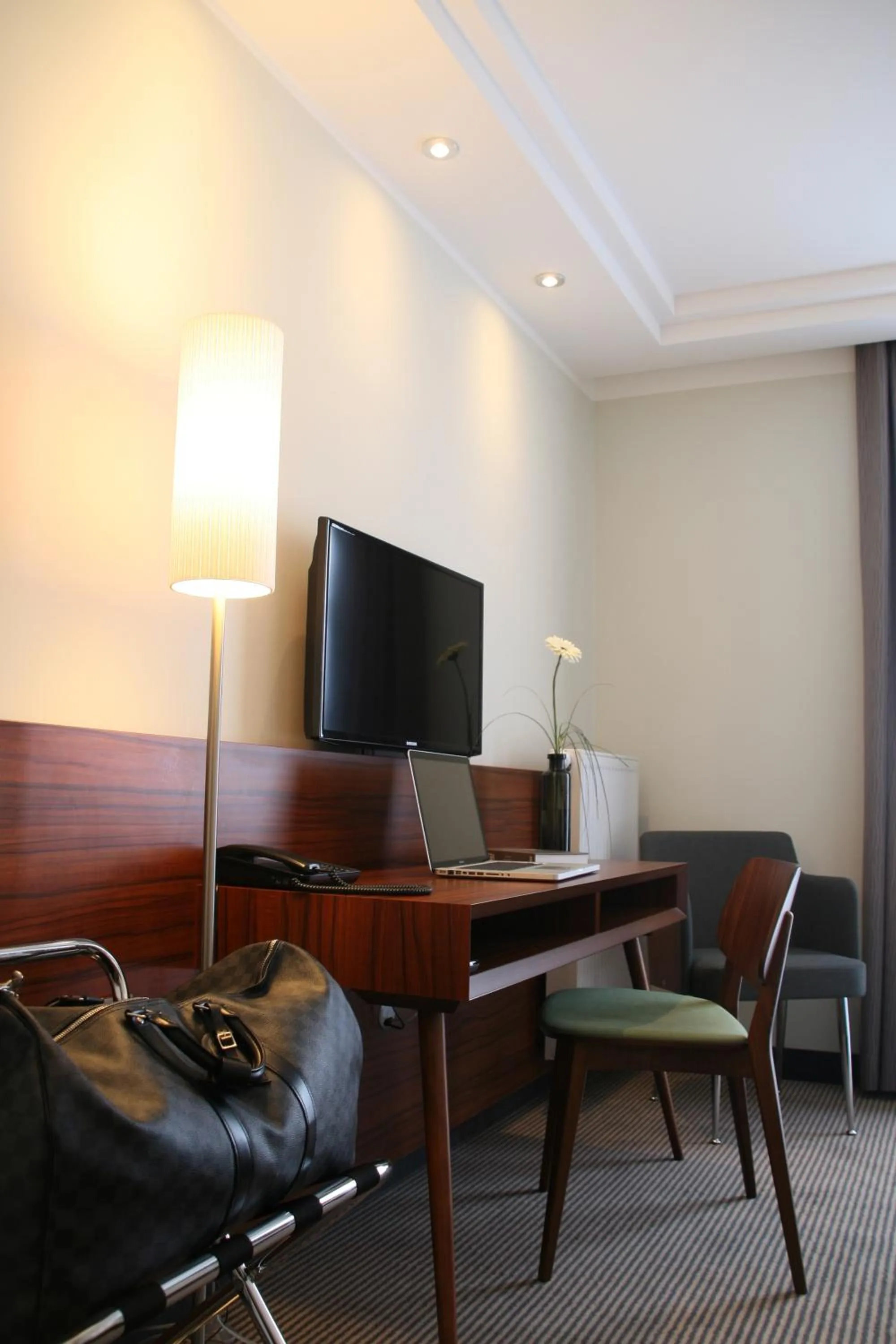 Seating area in Augusten Hotel München