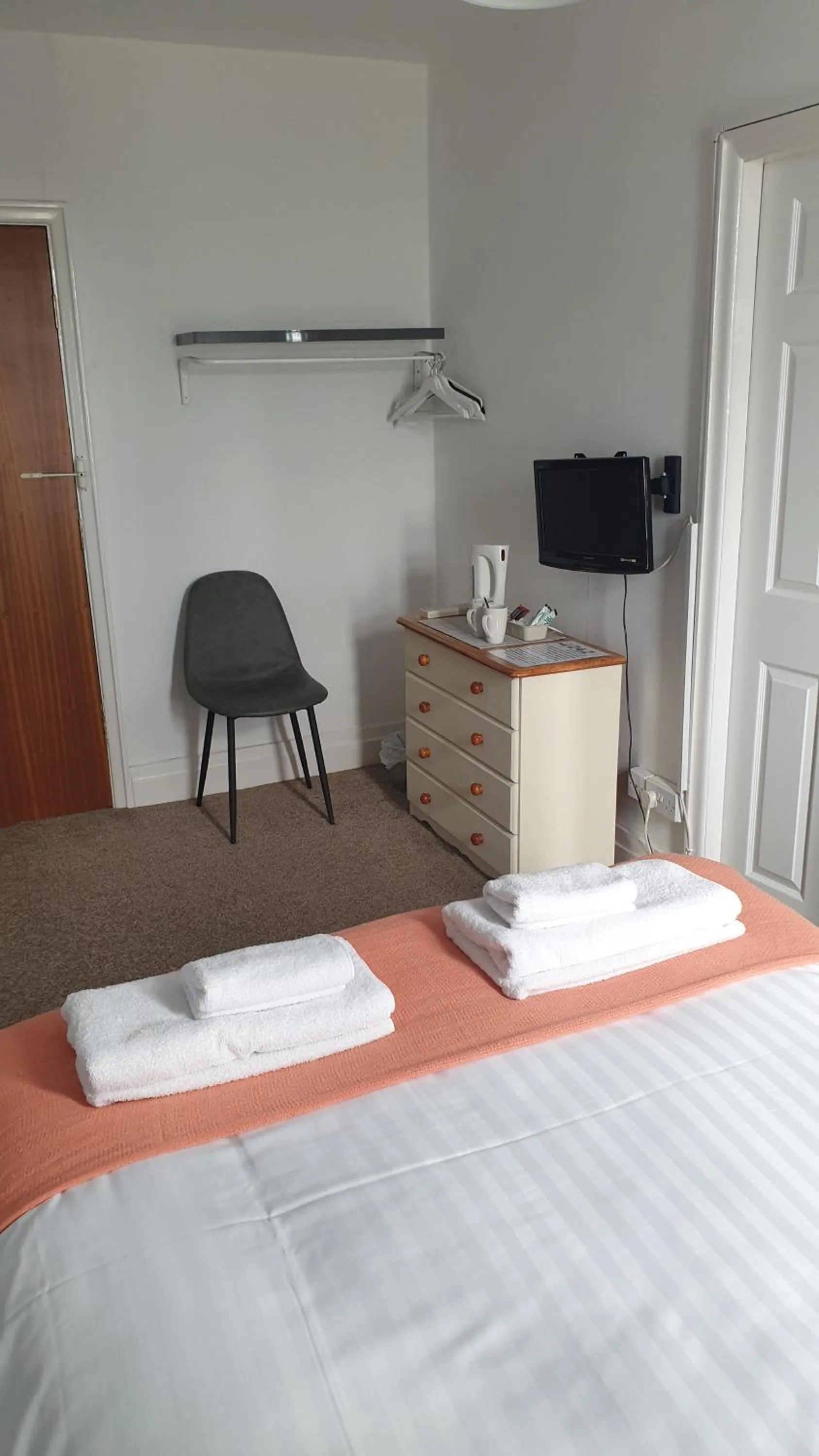 Bedroom, Bed in HOTEL242