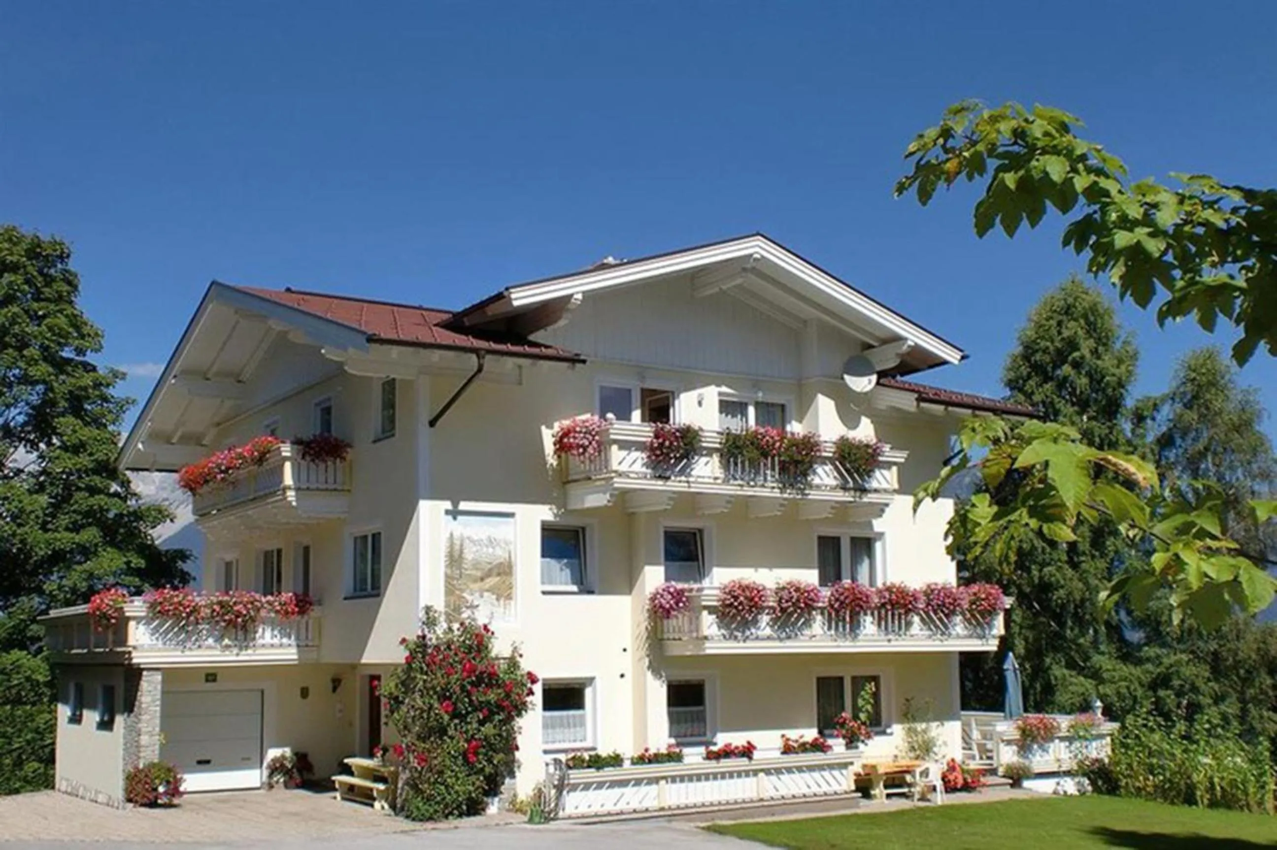 Haus Alpina Ski In & Ski Out