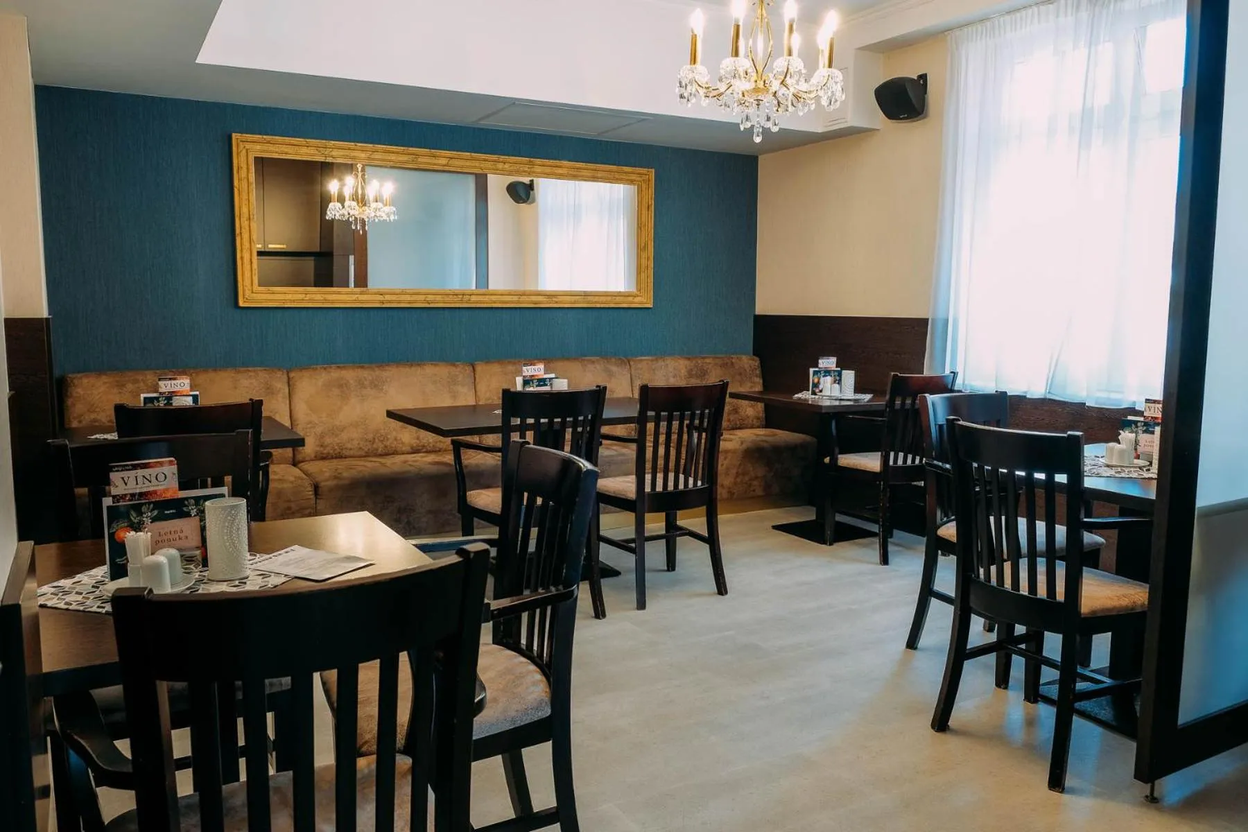 Restaurant/places to eat in Penzion MartInn