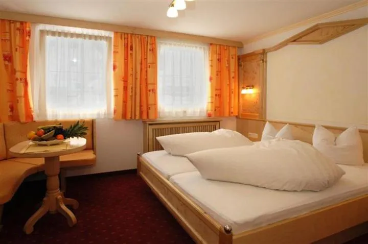 Bed in Hotel Kristall B&B