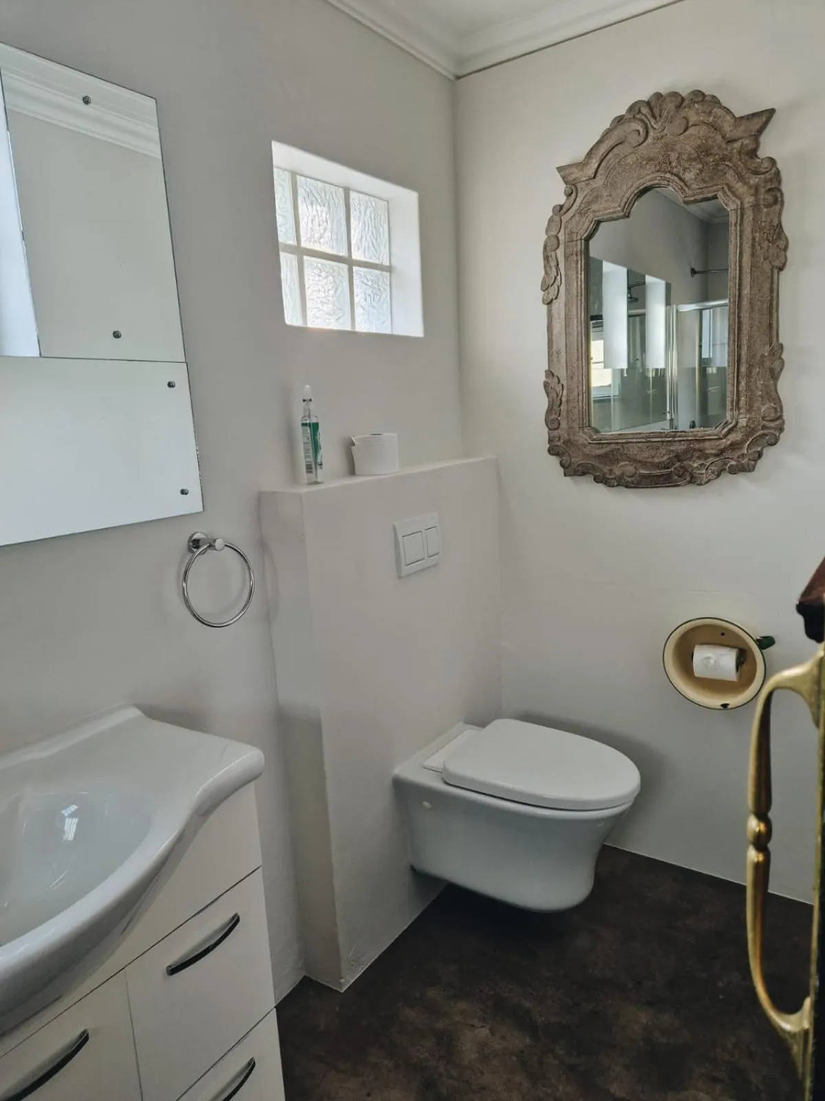 Bathroom in Skinkikofi Guest House