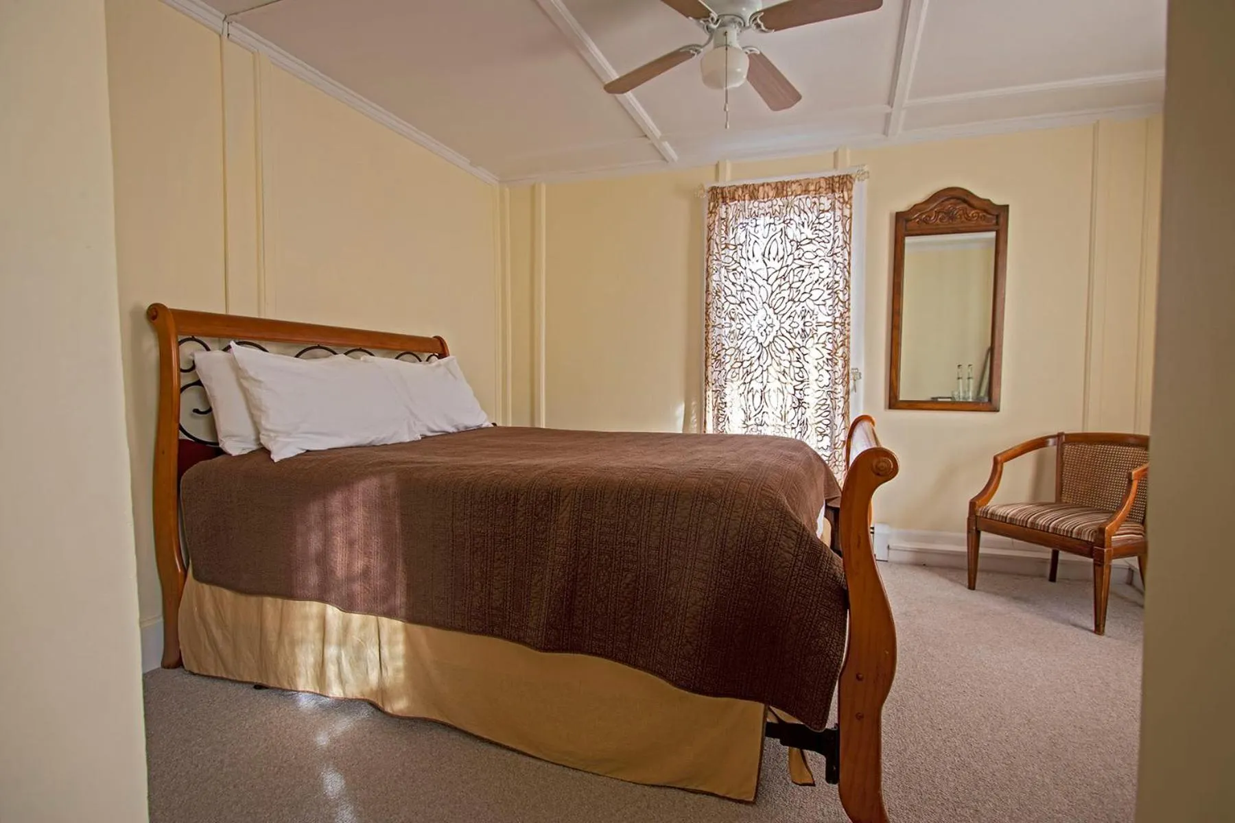 Bed in The Woodbine Inn