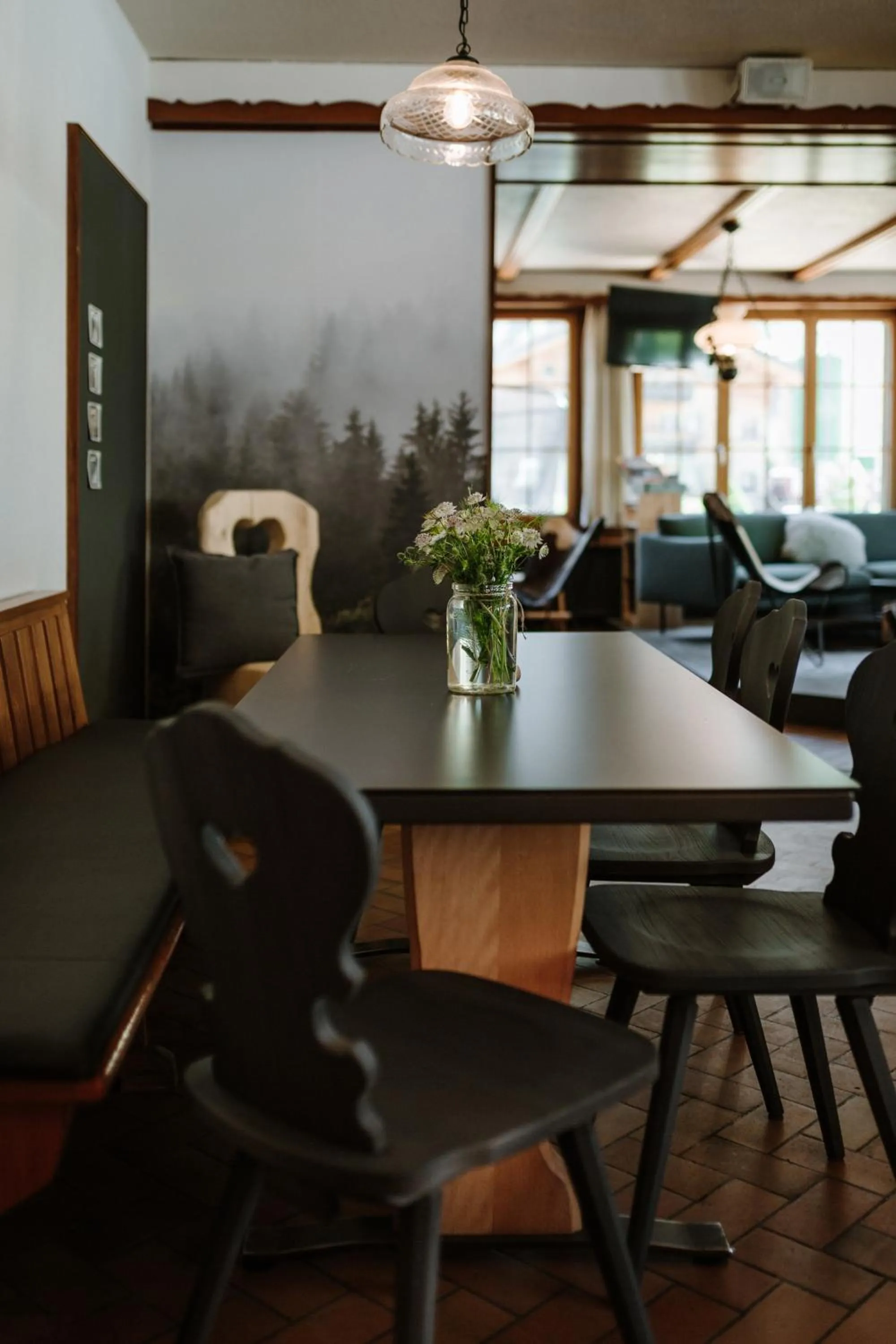 Restaurant/places to eat in Wildstrubel Lodge