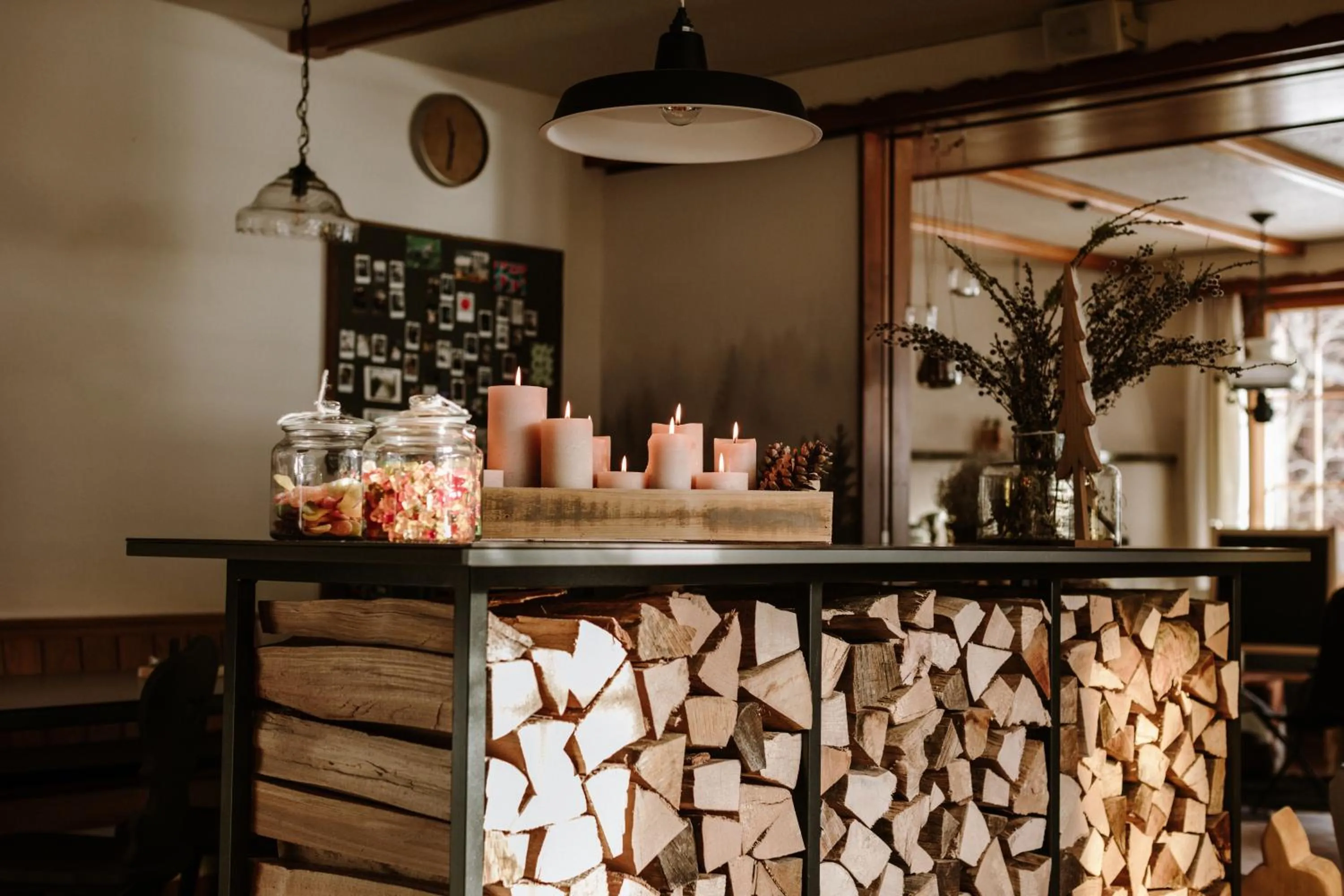 Lounge or bar in Wildstrubel Lodge