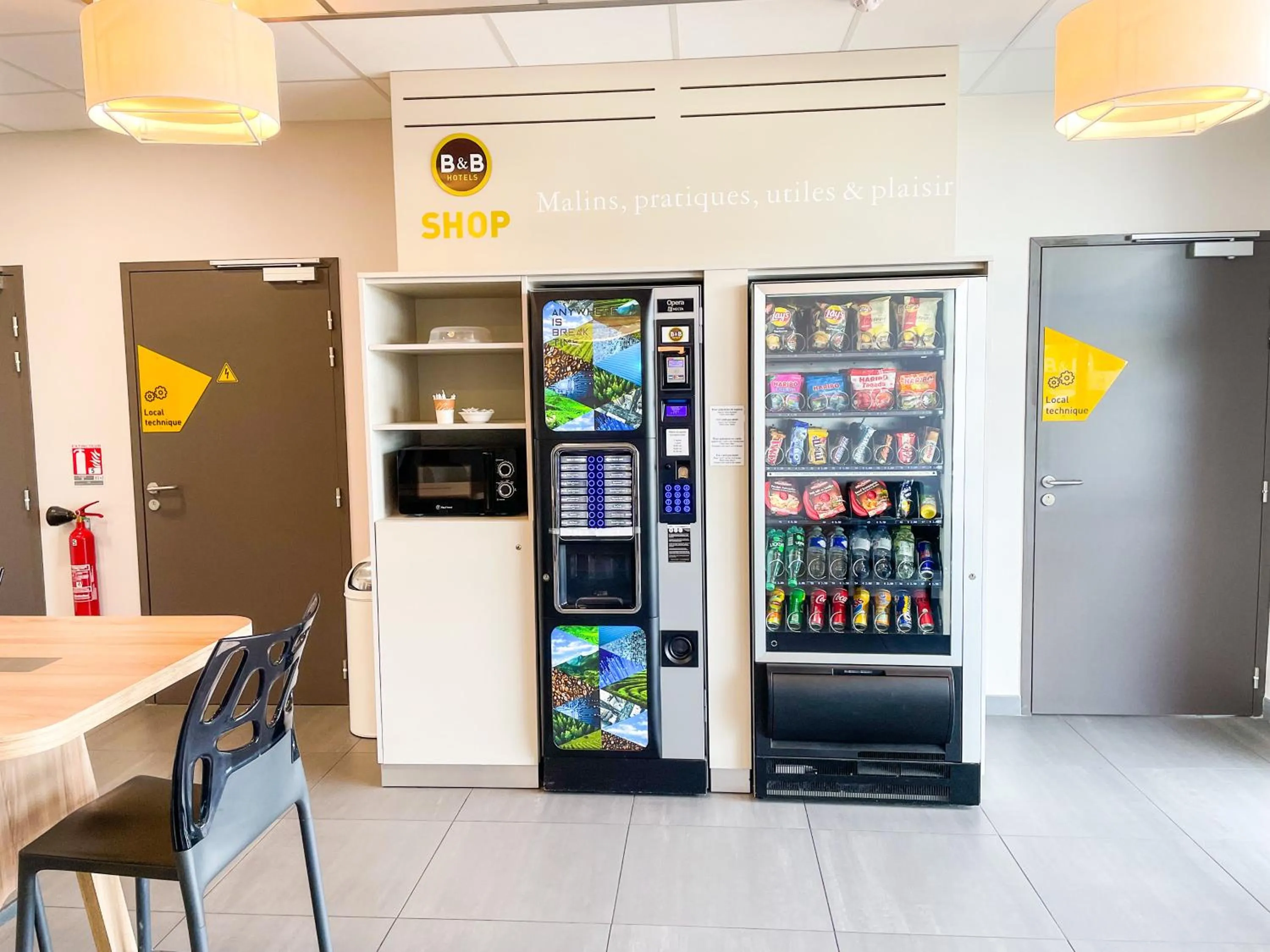 Food and drinks in B&B HOTEL Montélimar Sud