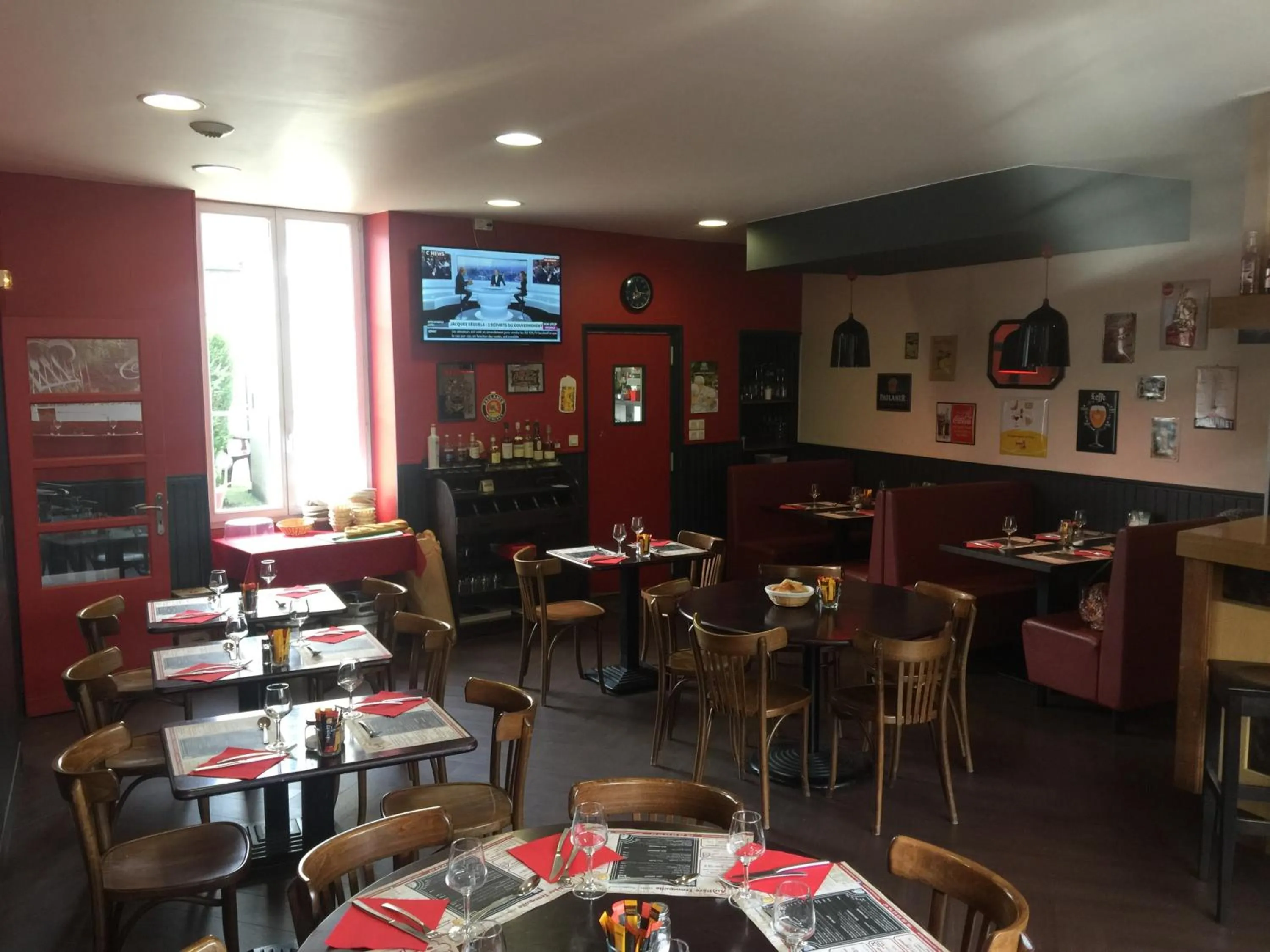 Restaurant/places to eat in Au Père Tranquille