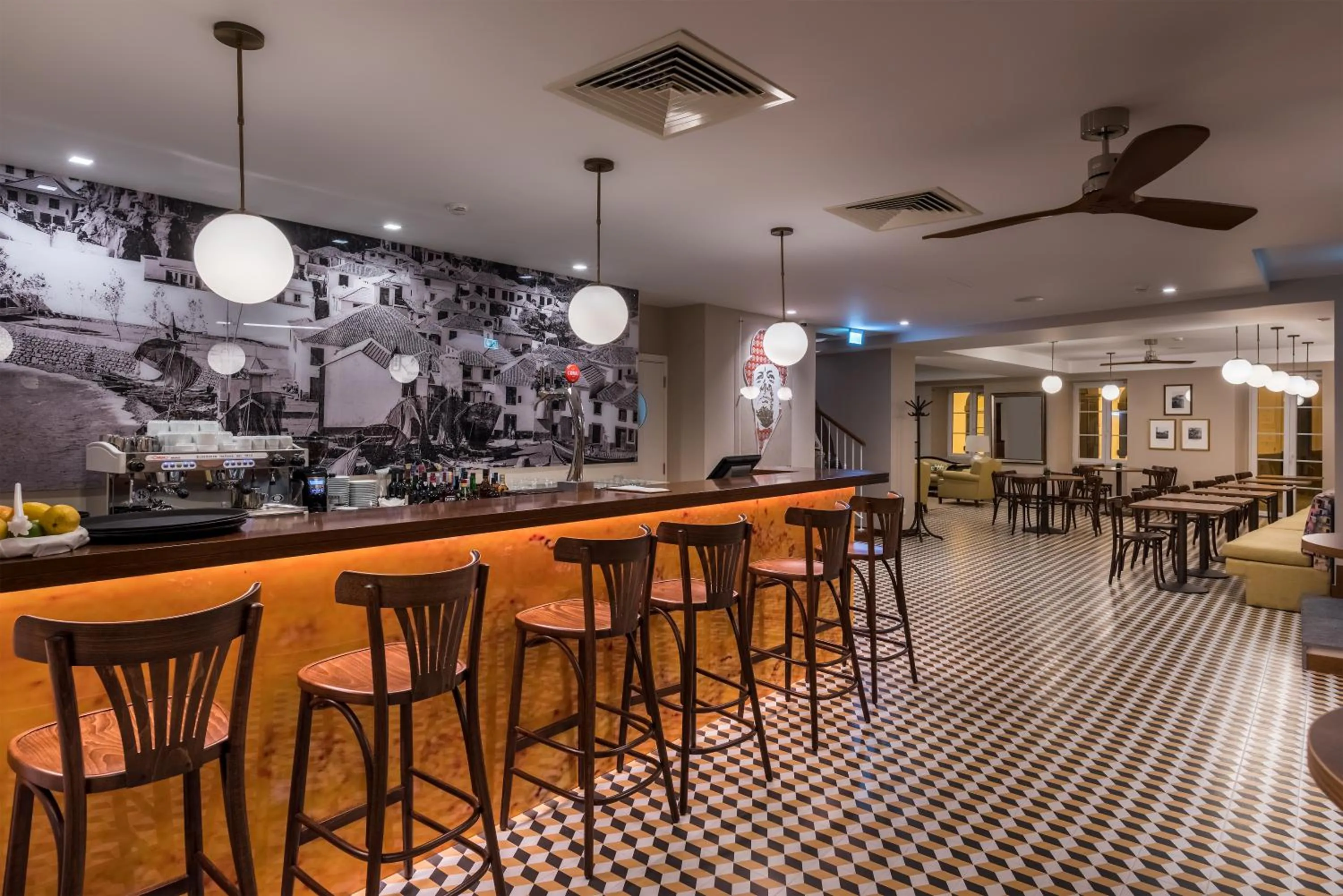 Communal lounge/ TV room in Pestana Churchill Bay