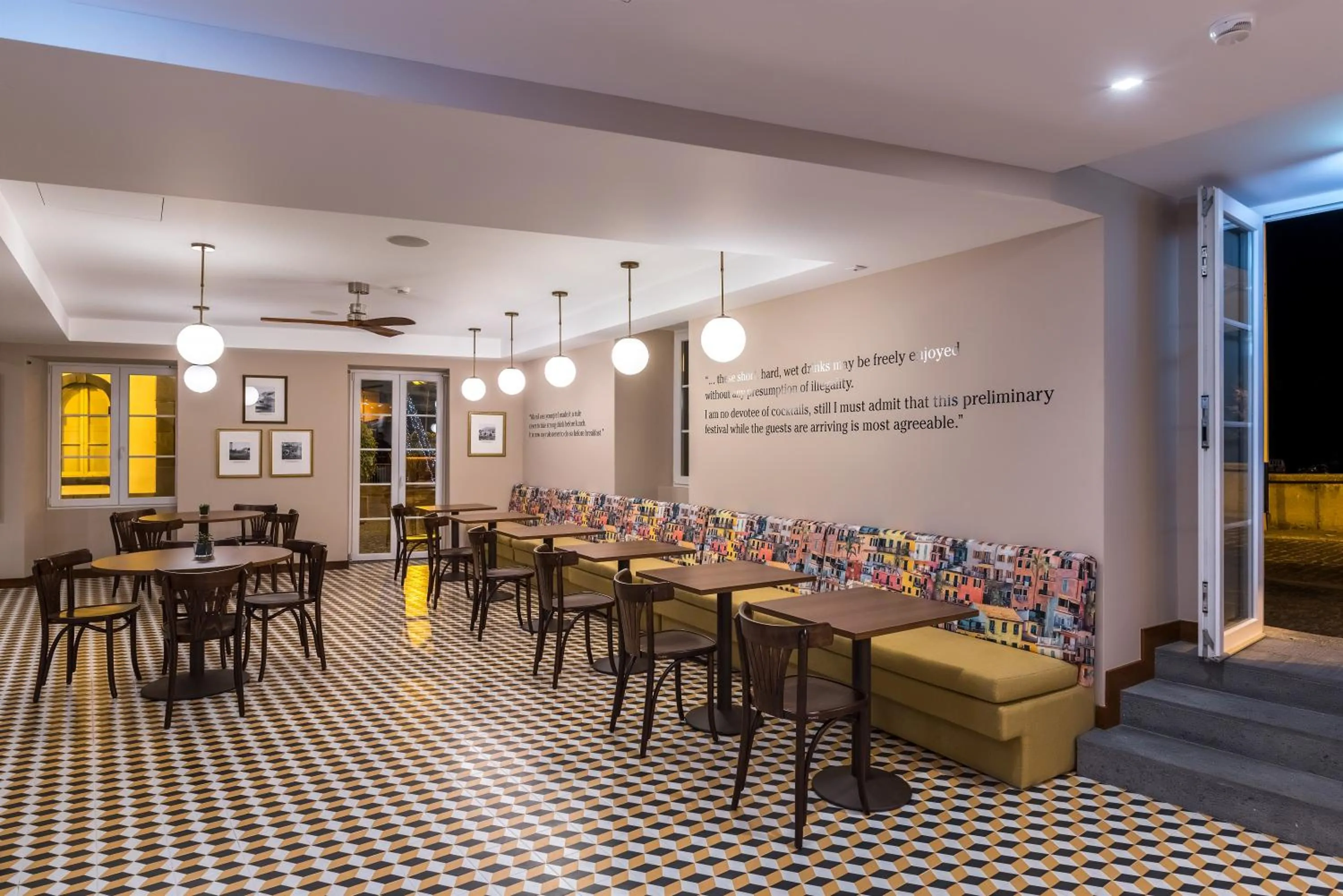 Communal lounge/ TV room in Pestana Churchill Bay