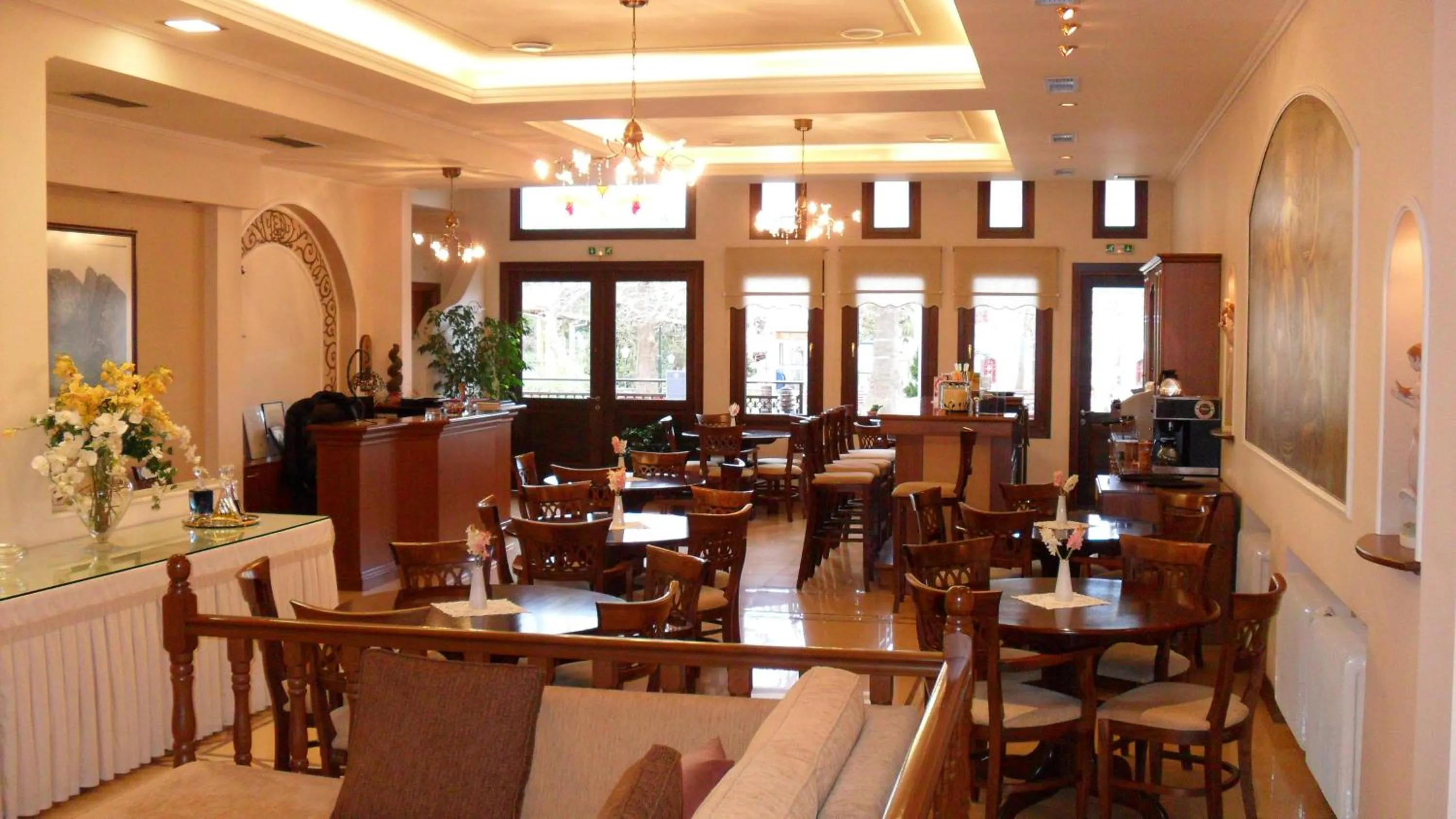 Restaurant/places to eat in Xenios Dias Boutique Hotel