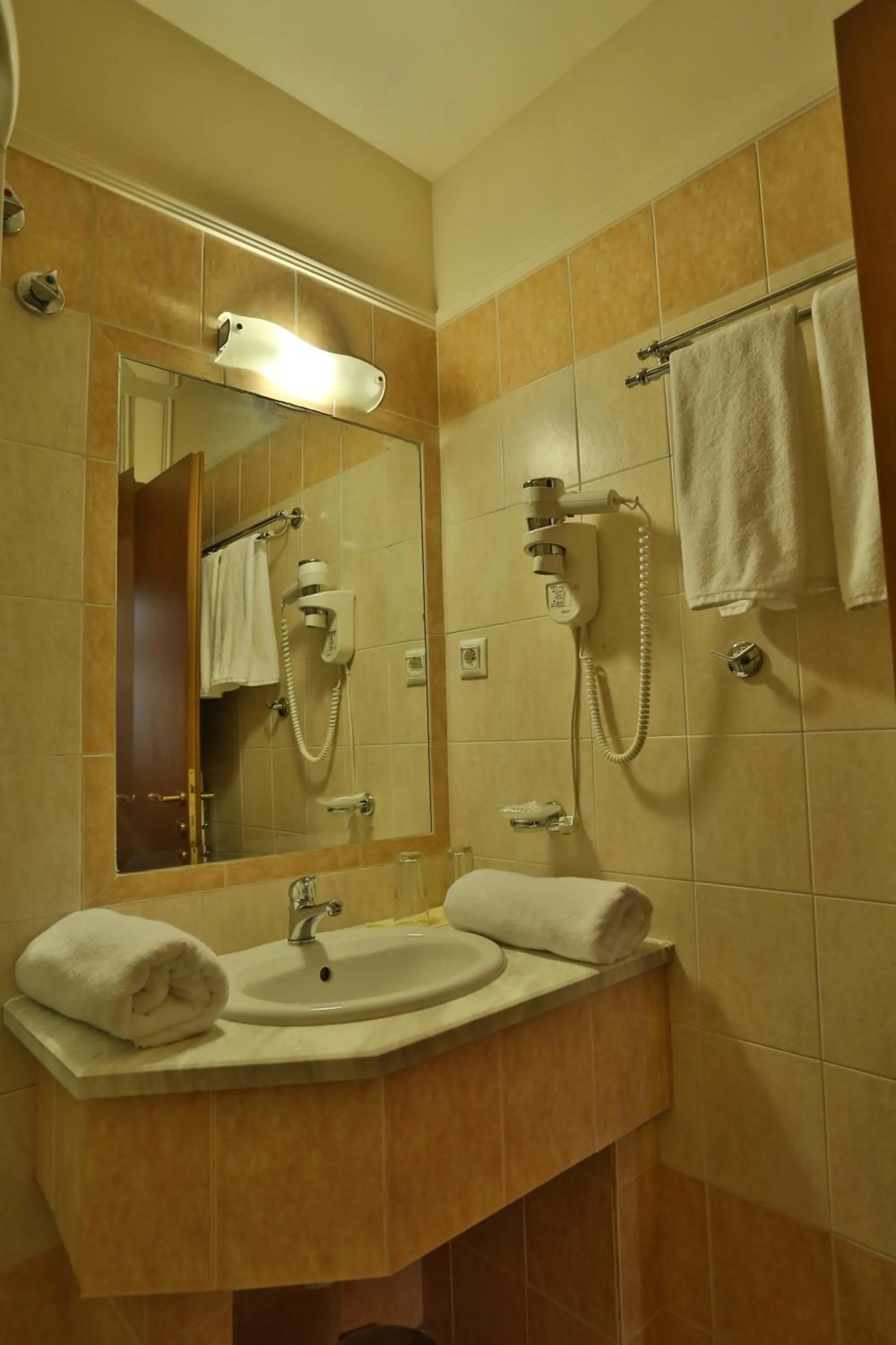 Toilet in Xenios Dias Boutique Hotel