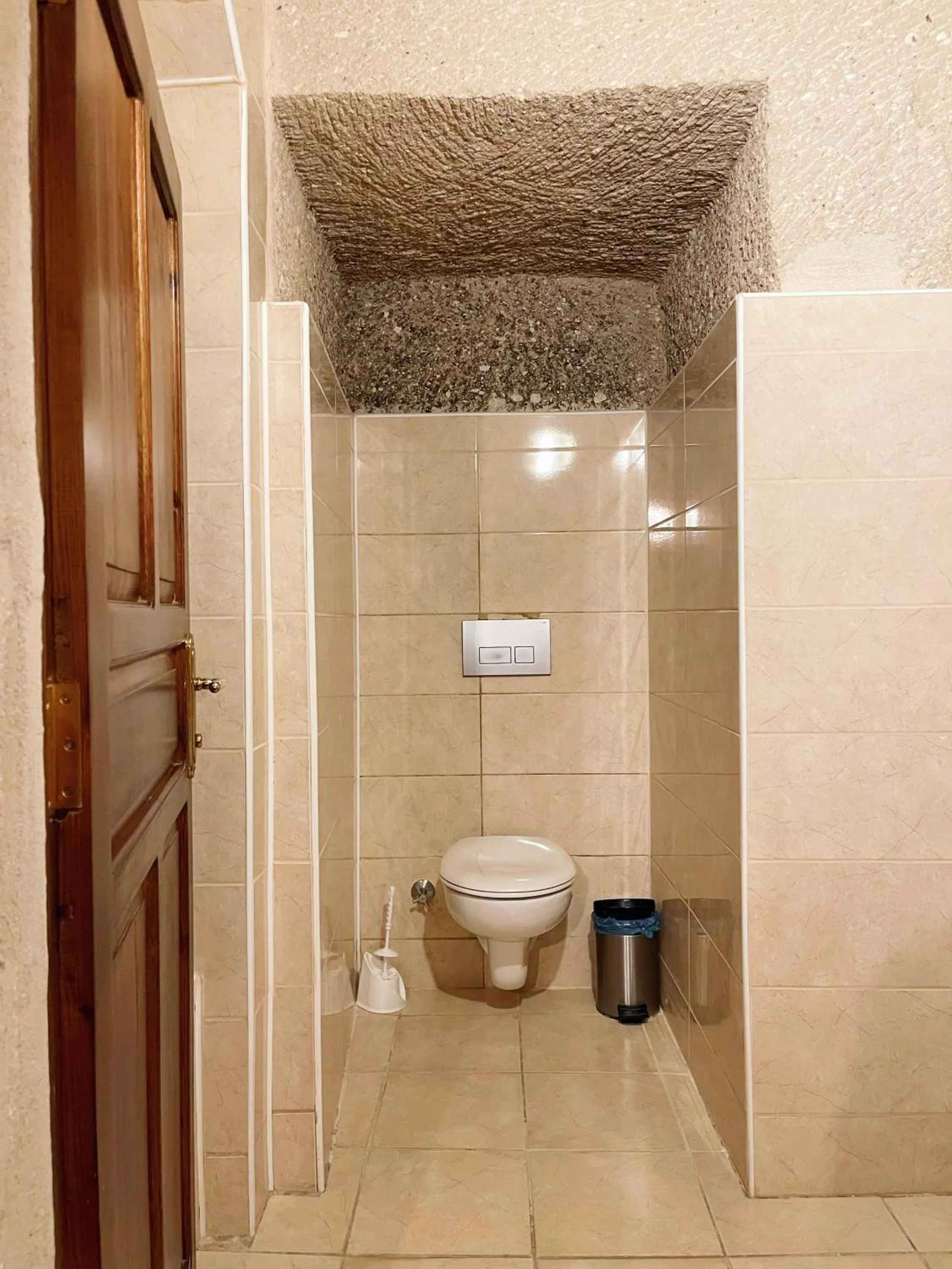 Toilet in Gedik Cave Hotel