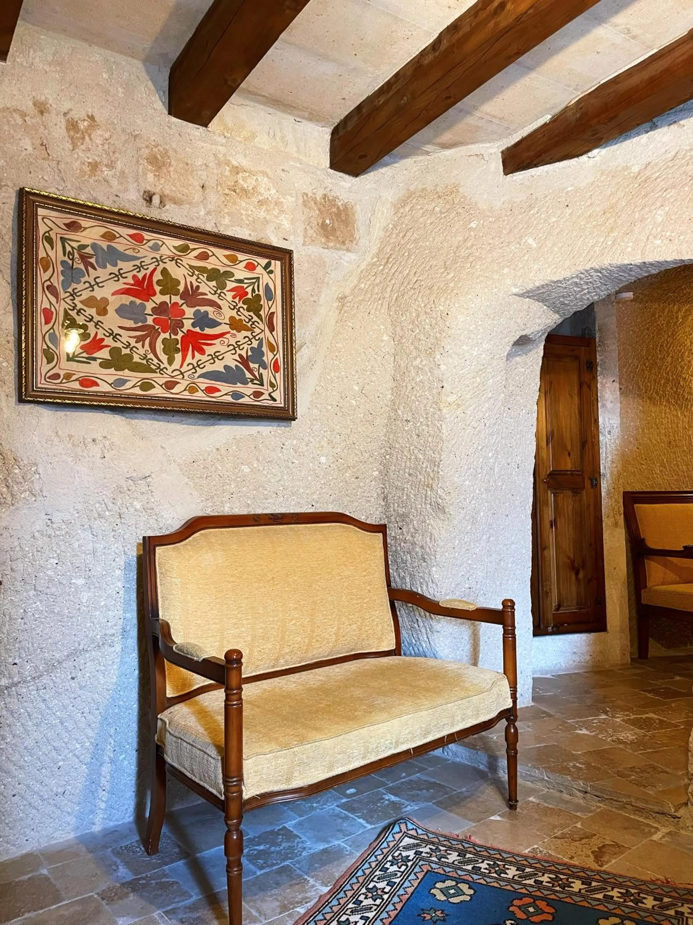 Seating area in Gedik Cave Hotel