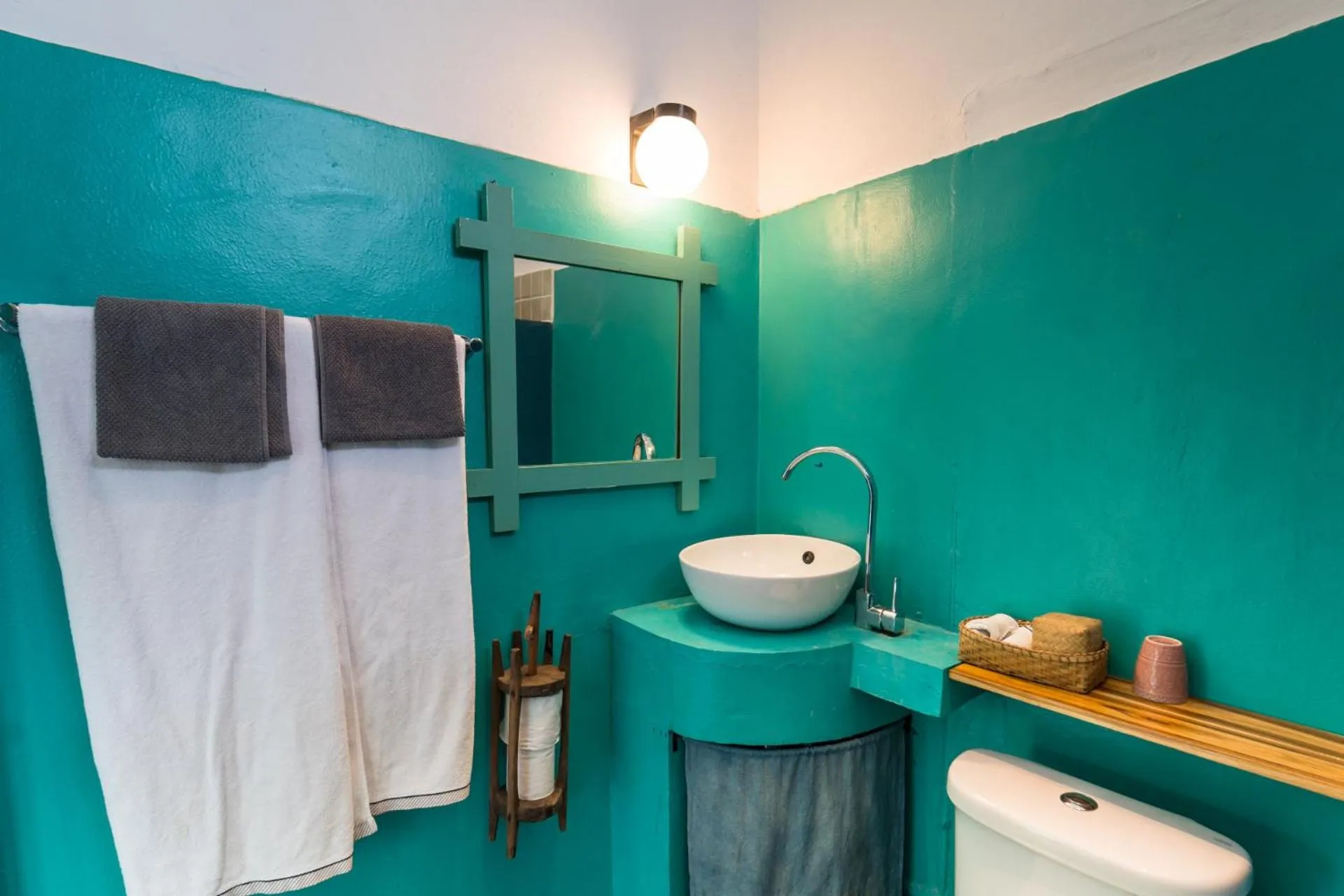 Toilet in Ock Pop Tok Mekong Villa